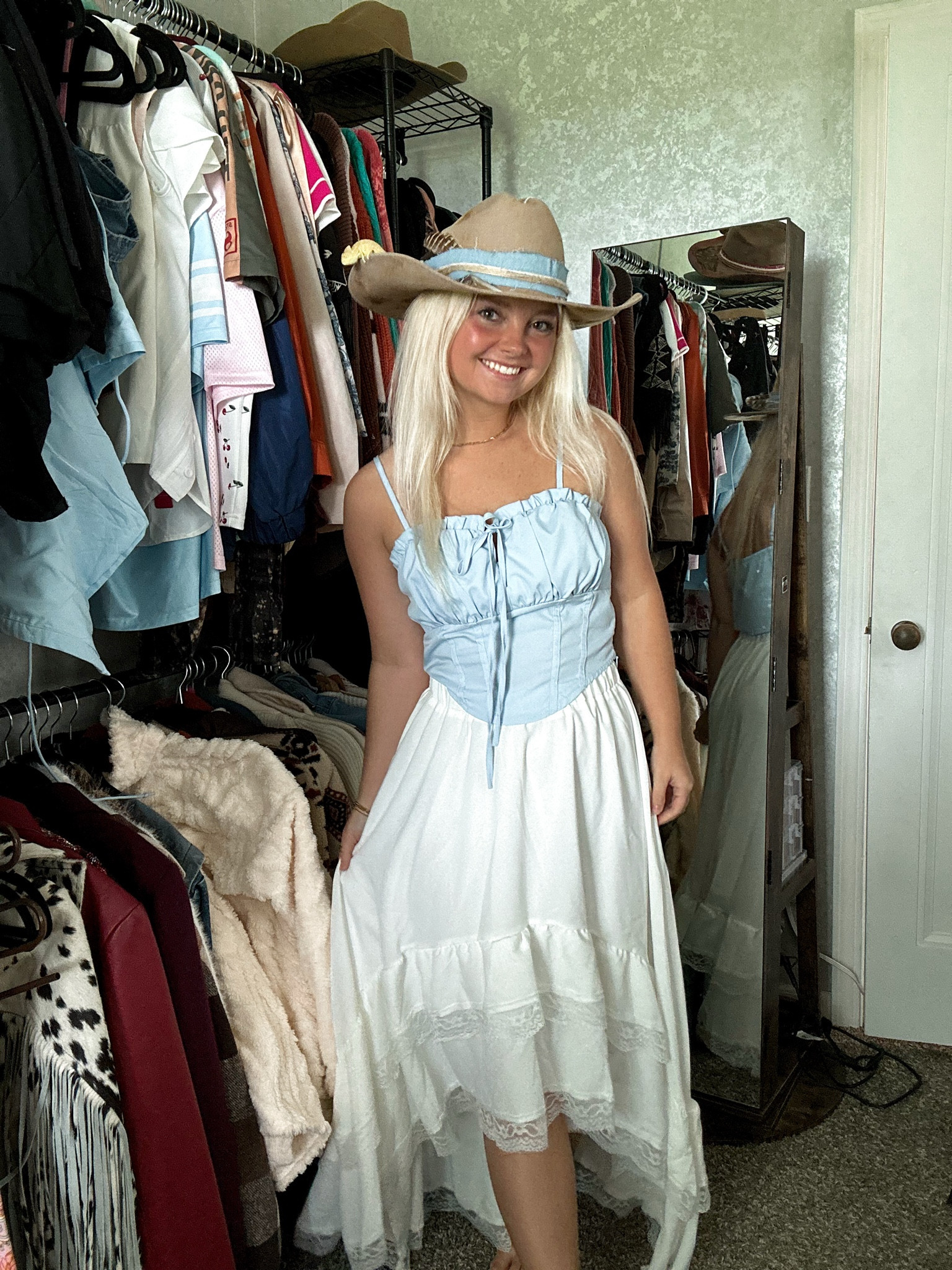 Hat: thekzcollection.com

Chameleon is not a paid actor 🤣