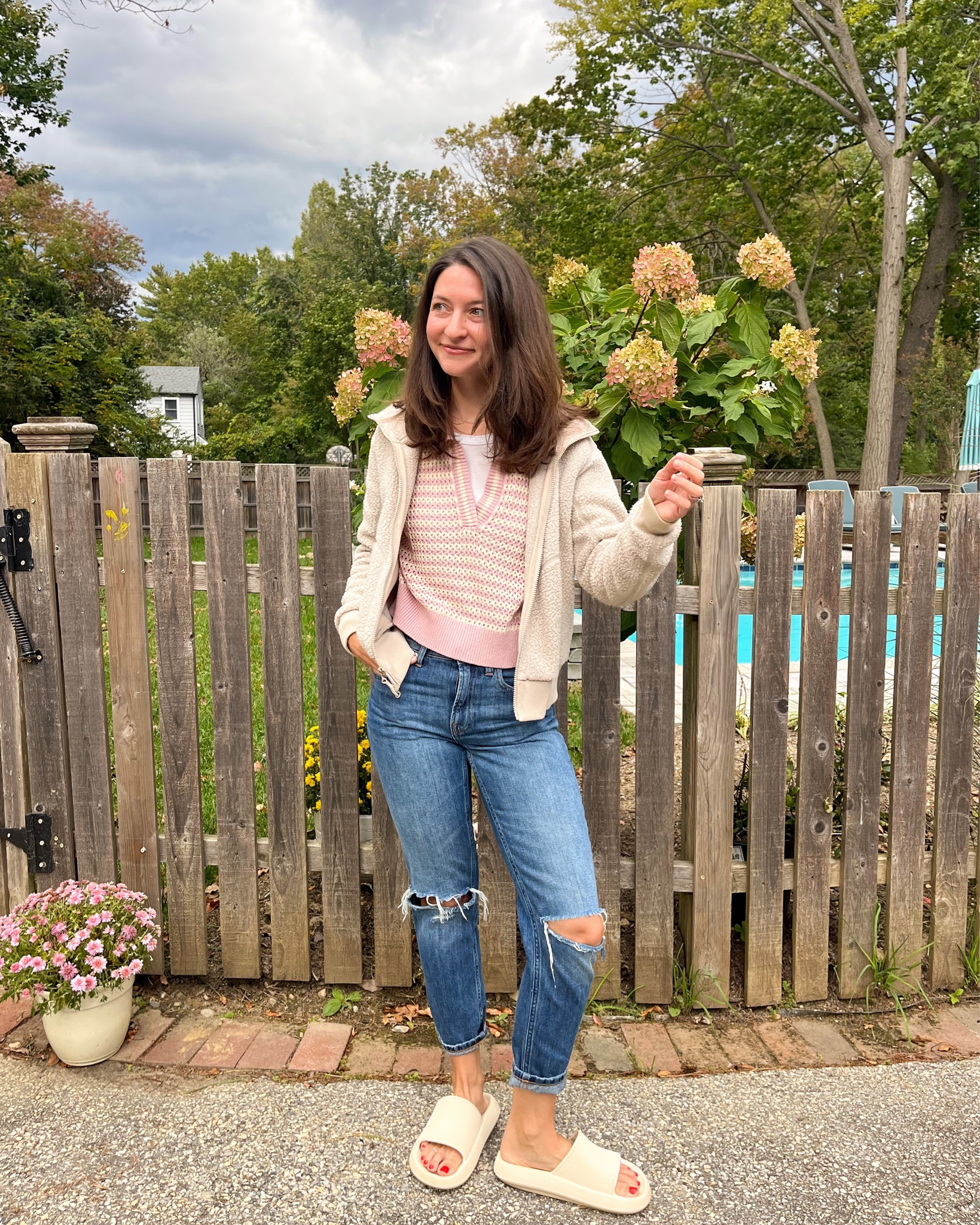 Fall layers for when you want to be cozy in the mornings but it’s 80 degrees by the afternoon 🍁☀️💨

#LTKSeasonal