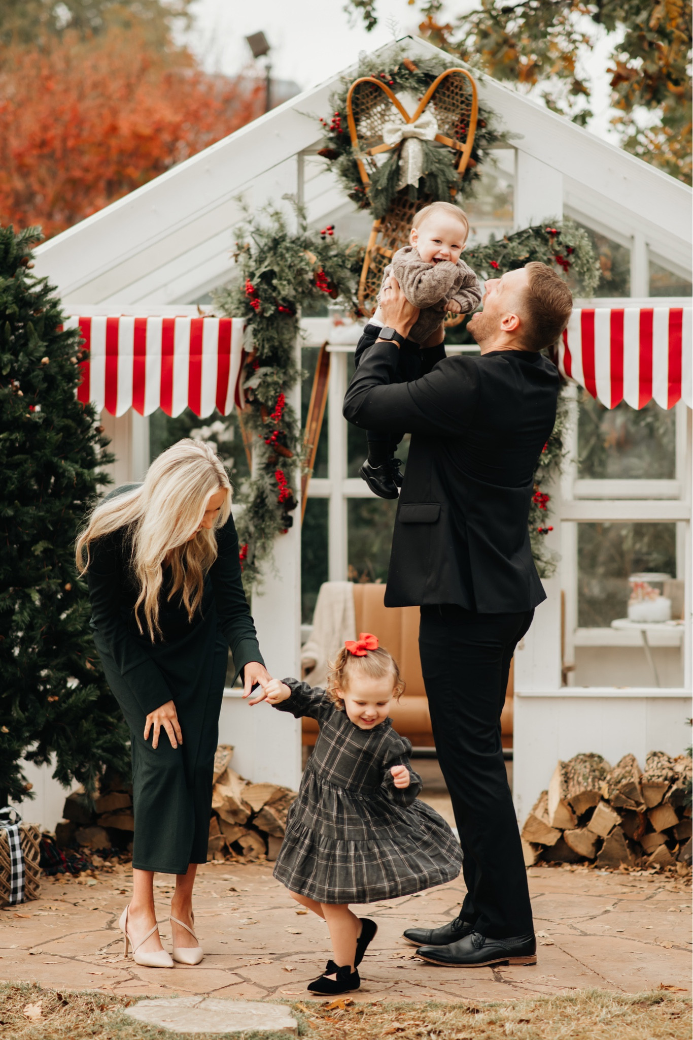 Family Christmas Photos 🤍❤️



#LTKSeasonal #LTKfamily #LTKHoliday