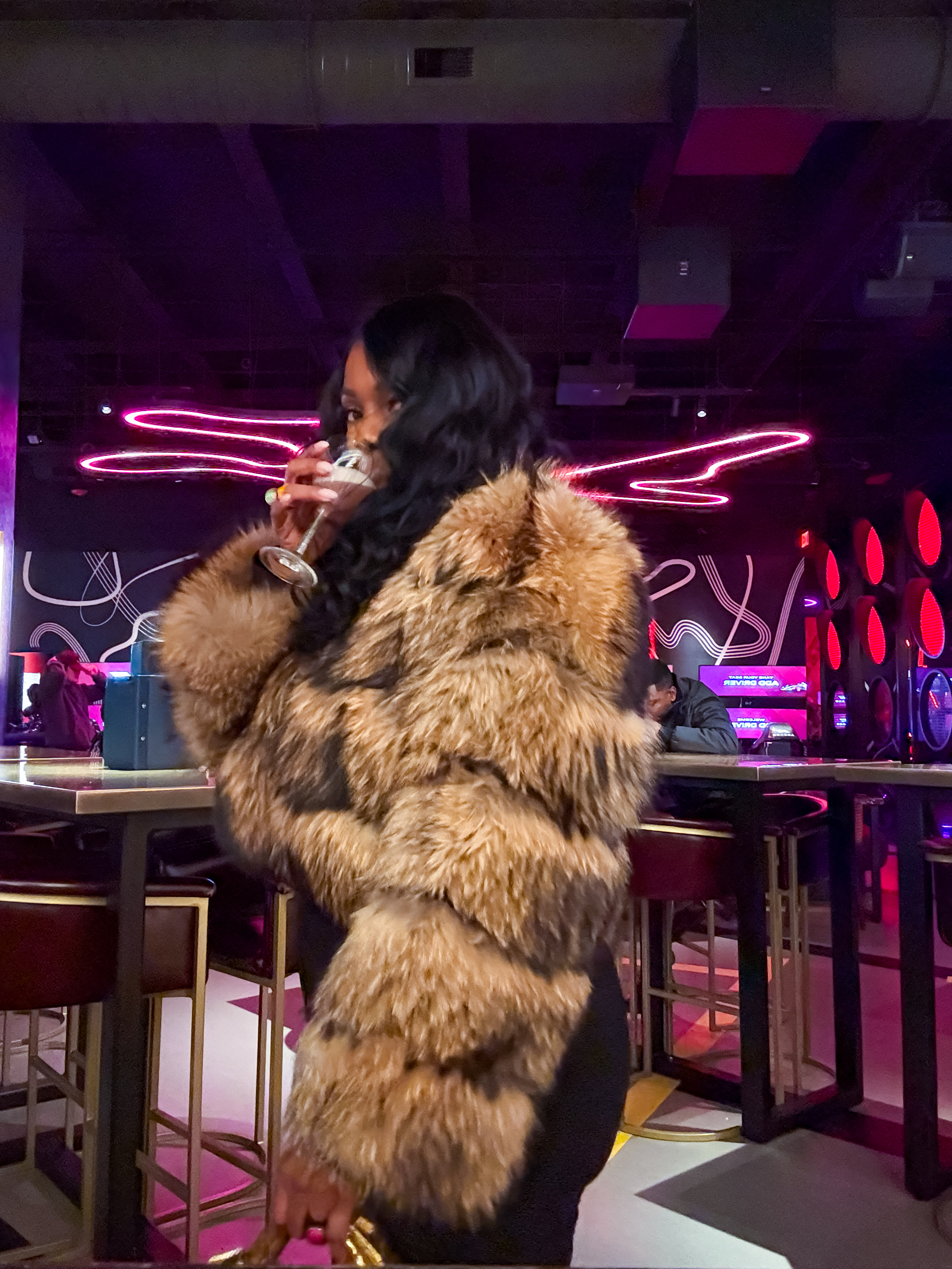 This fur jacket gives BADDIE vibes!  

 #LTKdayinmylife #LTKOver40 #LTKMidsize