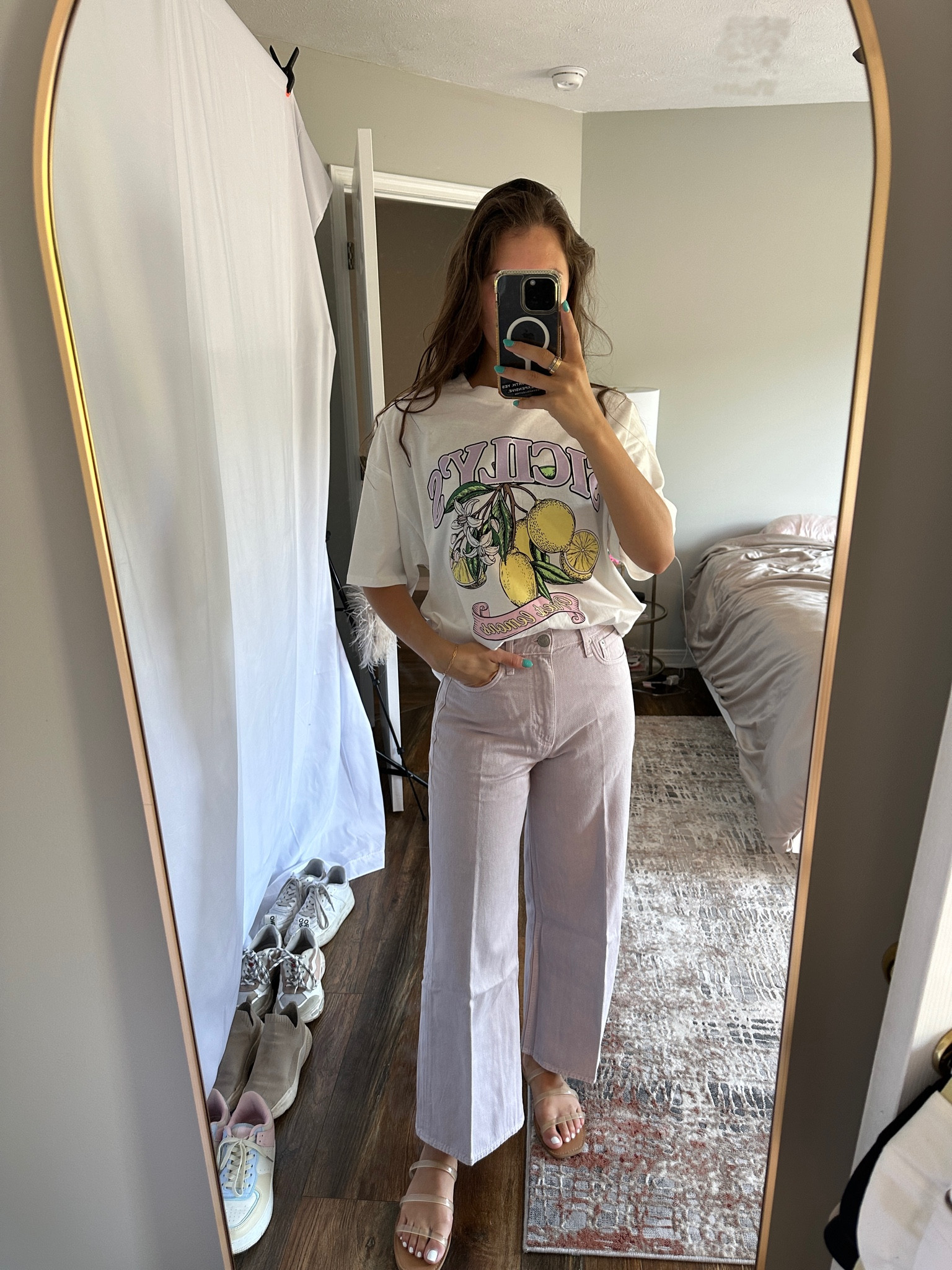 memorial day sale finds that i can’t stop wearing—— these lavender jeans i scored at rag & bone and this SUPER comfy graphic tee from H&M 💜🍋

#LTKfit #LTKworkwear