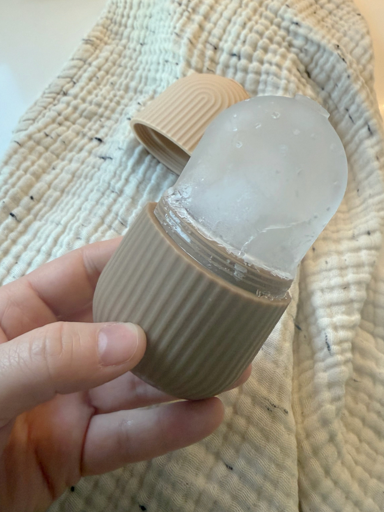 Love my new ice face roller!! 


Skin care, daily routine, ice roller, beauty, face massager 


#amazon 

#LTKBeauty