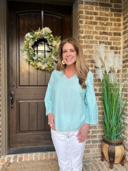 Elevated casual spring style. I’m loving my new white pull-on slim jeans because they go with EVERYTHING! I paired with two different tunics for the carefree sunny days we’ve been having. Paired with fun gold sandals and gold dangle earrings.

#petitefashion #over50fashion 



#LTKStyleTip #LTKOver40 #LTKShoeCrush