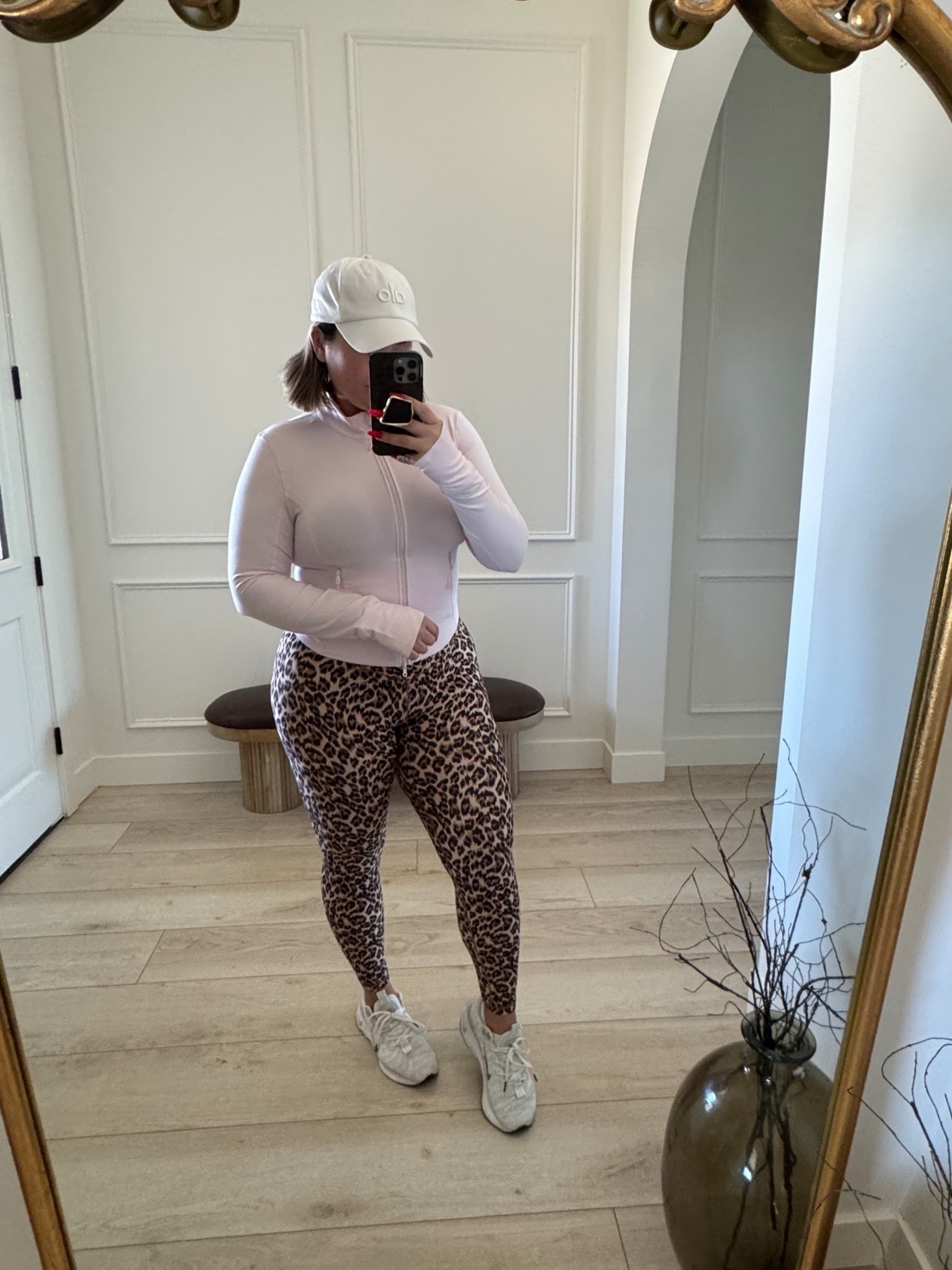 Top L 
Leggings L 


Follow my LTK @shaynaslife on the @shop.LTK app to view this post and get my exclusive app-only content!

#liketkit 
@shop.ltk
https://liketk.it/5OAEZ

#LTKMidsize #LTKSaleAlert #LTKActive