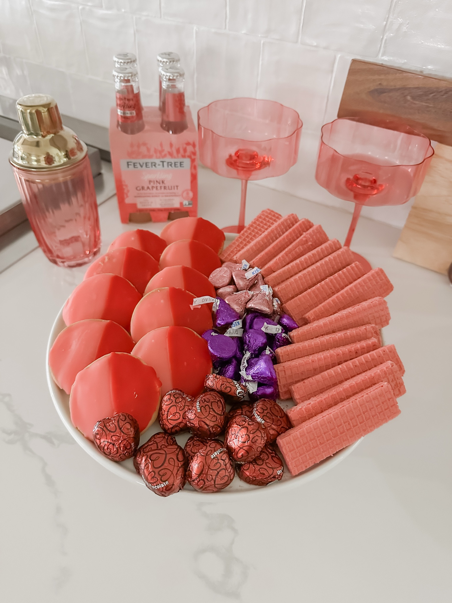 Galentine’s Party ideas

Valentine’s Day drinkware, Valentine’s Day food, 

#ltkgiftguide #ltkparties


#LTKStyleTip #LTKMostLoved #LTKHome