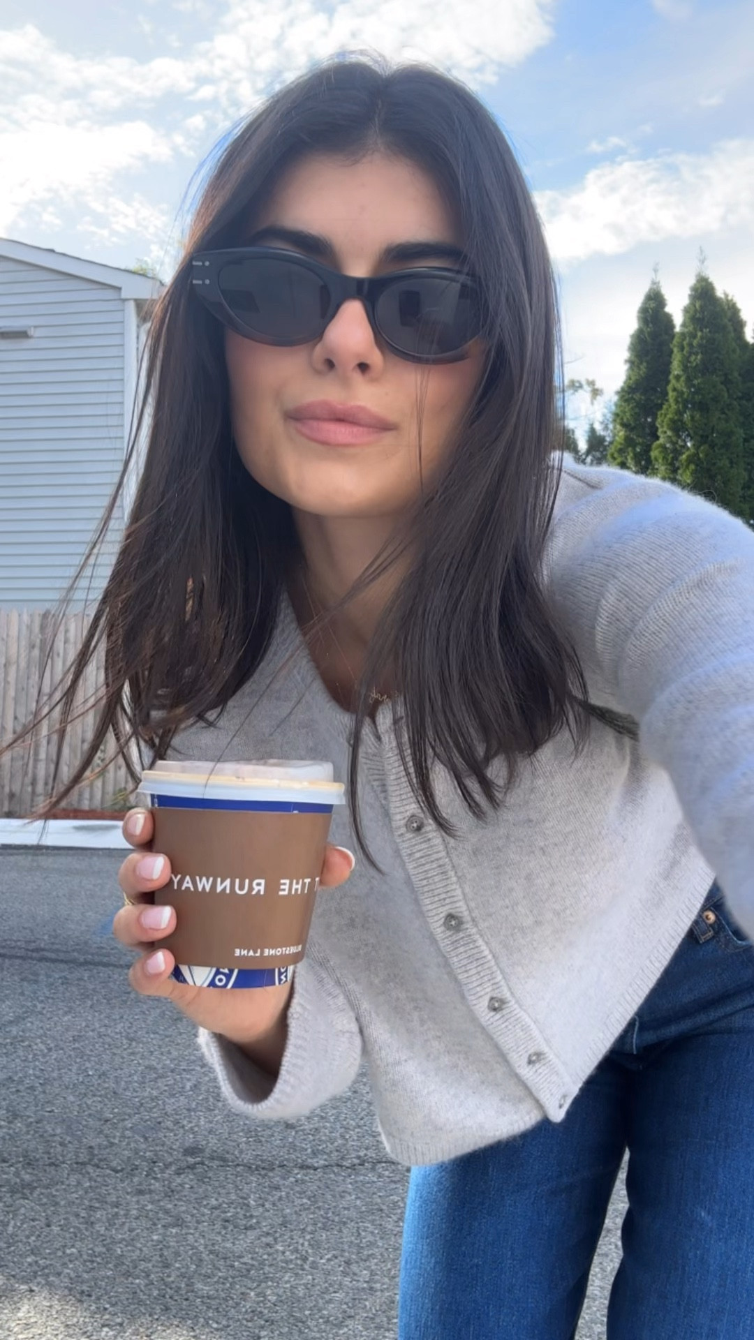 OOTD classic jeans & cardigan look 

#LTKSaleAlert #LTKStyleTip #LTKVideo