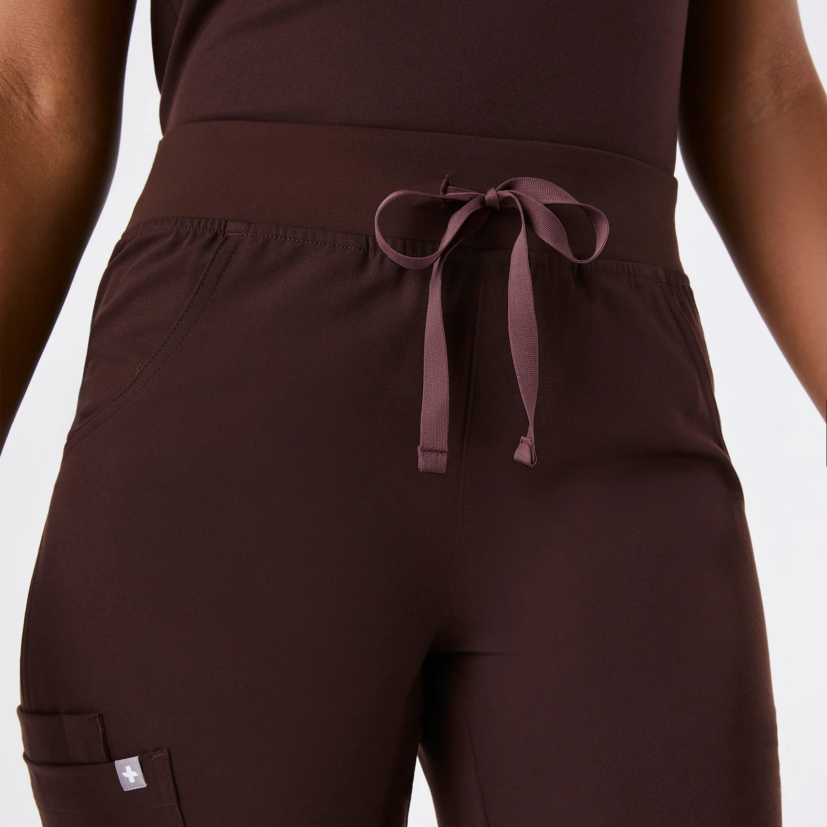 Women's Kade Cargo Scrub Pants™ - Espresso · FIGS | FIGS