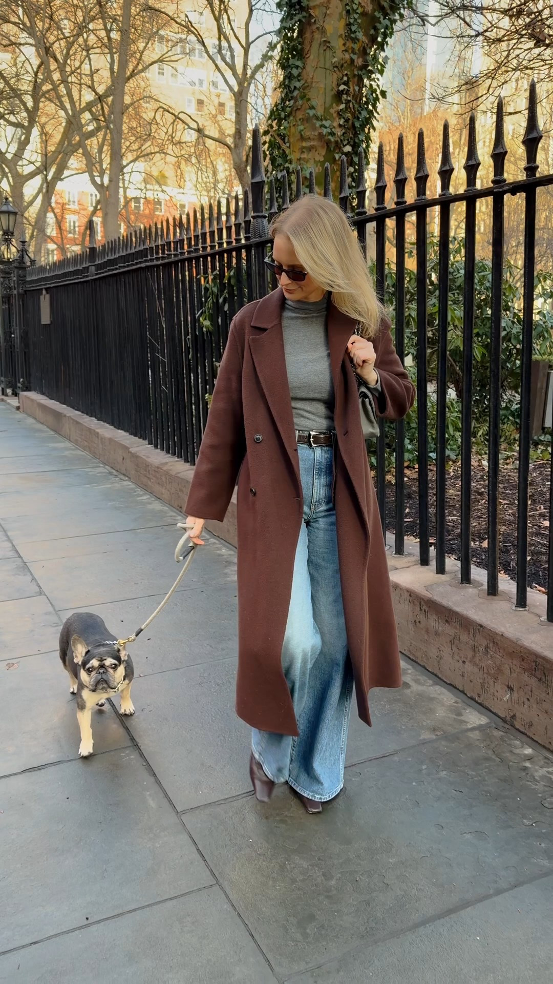 Today’s look! Wearing the XS in the coat + top and a 27 in the jeans 🤎🩶

#LTKootd