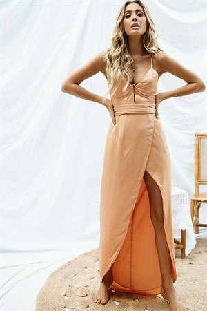https://saboskirt.com/shop/product/zafiya-plunge-dress | SABO SKIRT (Global)