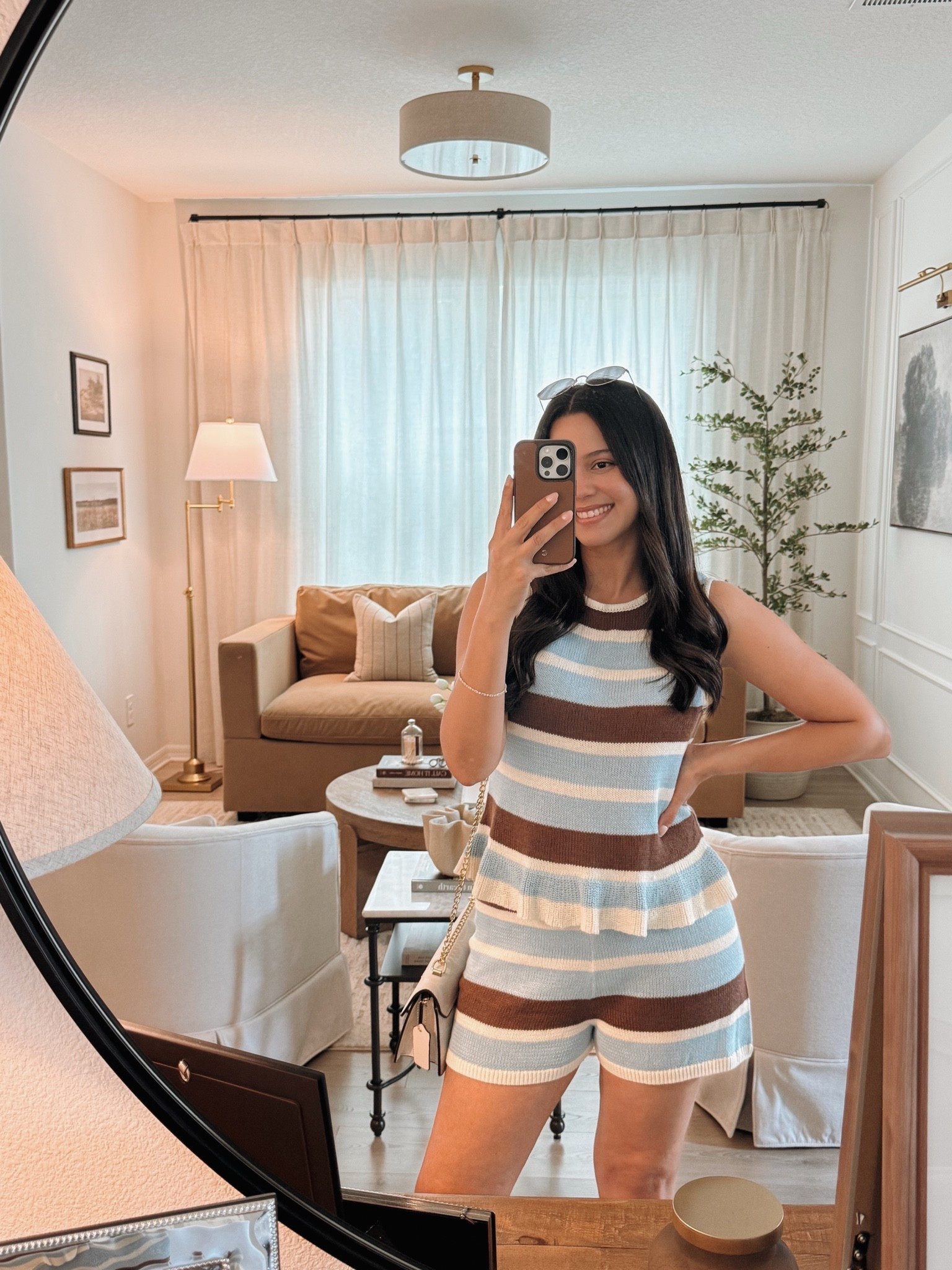 Friday ootd for some errands and ice cream with my girl 🤎

This set has been on repeat lately. So comfy, lightweight, and perfect for these hot summer days when you still want to look put together. Paired it with a neutral bag and called it a day ☀️ I’m wearing my normal size.