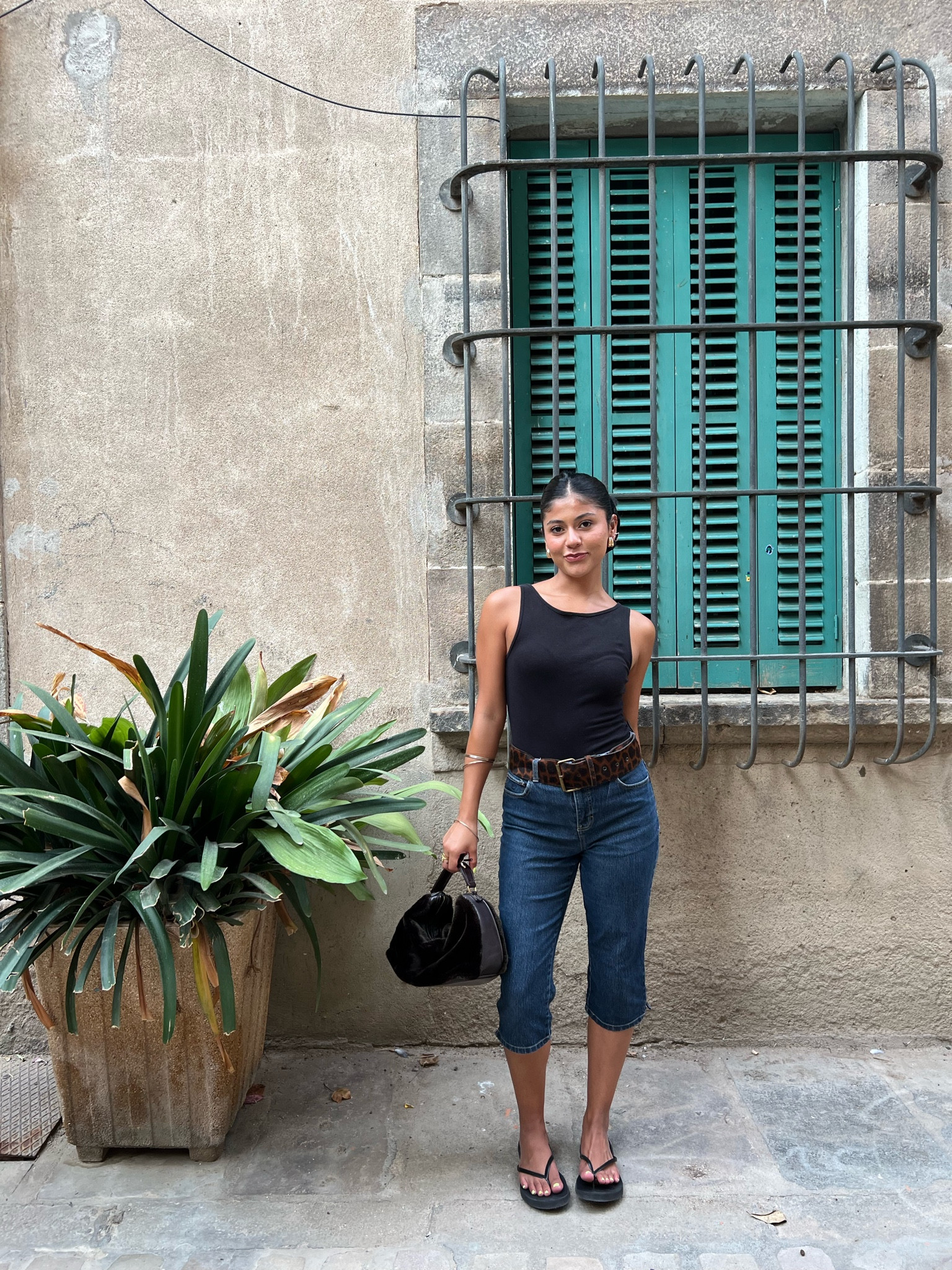 ootd ft. capri jeans and a basic black top 

#LTKFallSale #LTKSeasonal #LTKNYFW