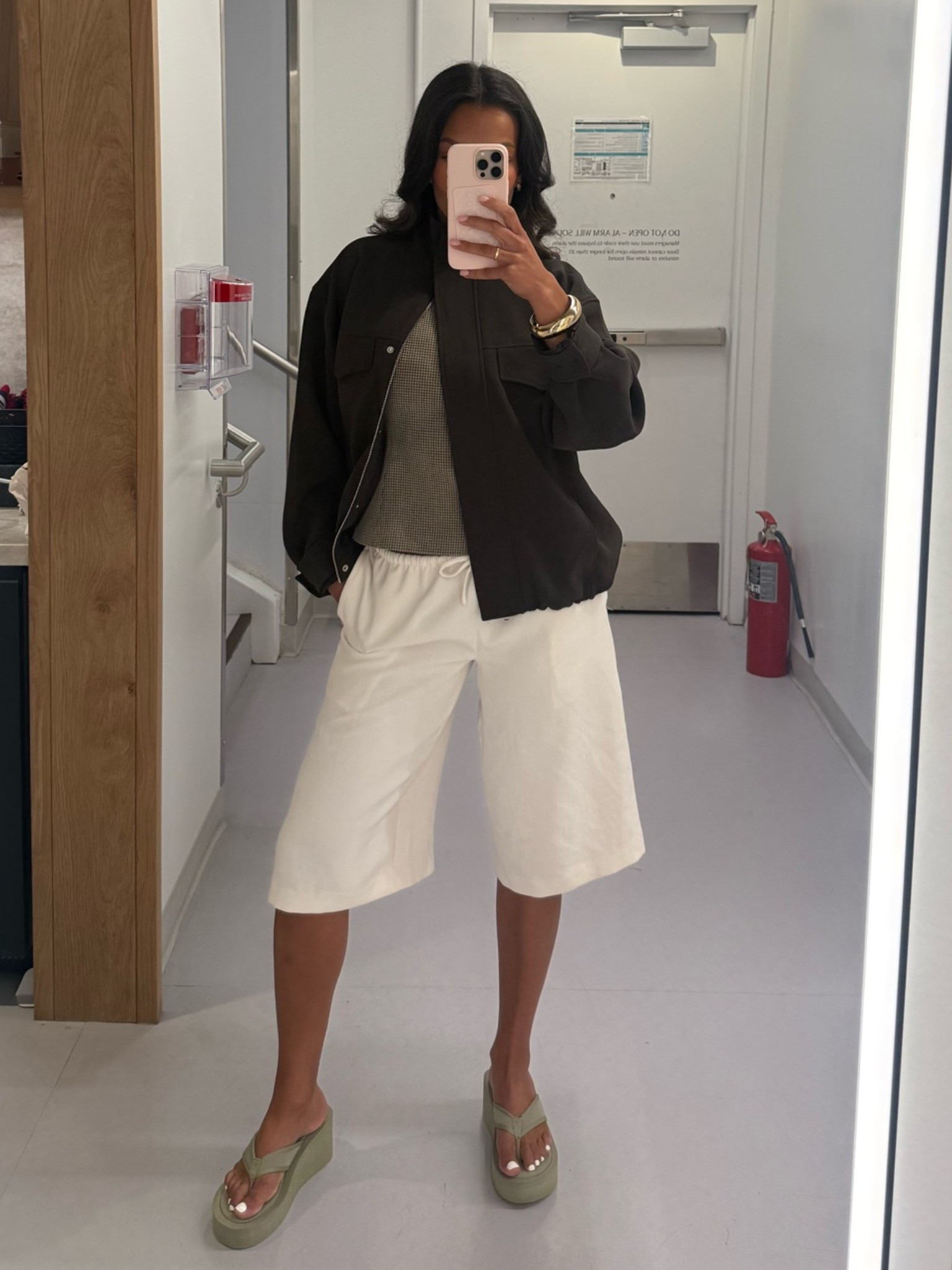 Outfit is all from @Aritzia