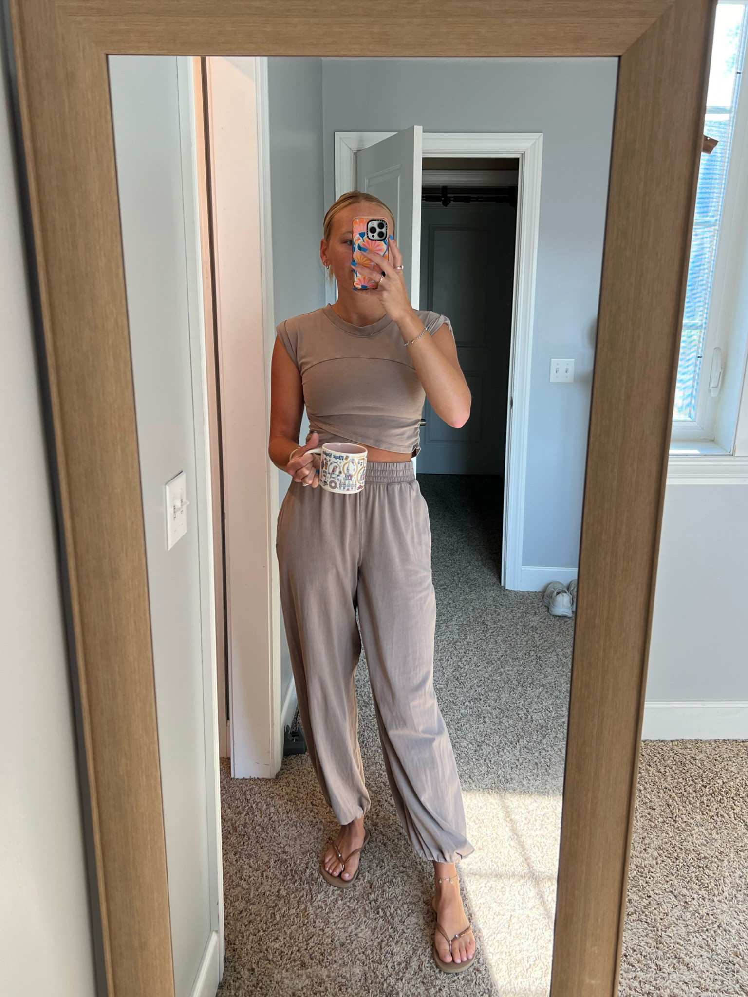 this outfit is my new fave!! I’m wearing a small in the set and size 7/8 on the havianas! 