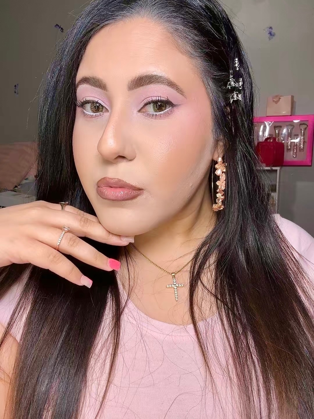 Soft glam, soft pink, soft girl energy`🎀✨
Diffused blush, glossy lips, and skin that looks like a filter in real life. Pink just does something to me every time`🌸

#softglam #pinkmakeup #softgirlvibes #beautyinfluencer #softgirlera