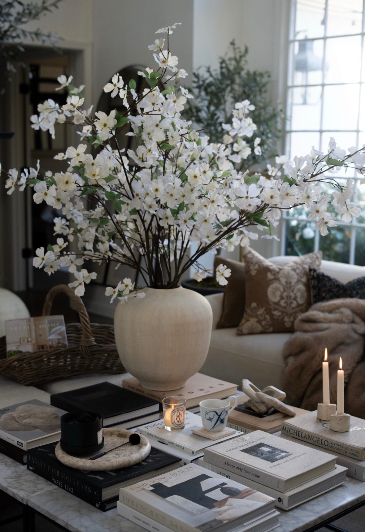 I’m still swooning over these faux dogwoods. The size, the detail, everything feels real. They instantly reminded me of growing up and watching our dogwood bloom outside my room each year. It’s wild how something as simple as flowers can spark so much joy!!!

#houseofvalentina



#LTKHome #LTKSeasonal #LTKdayinmylife