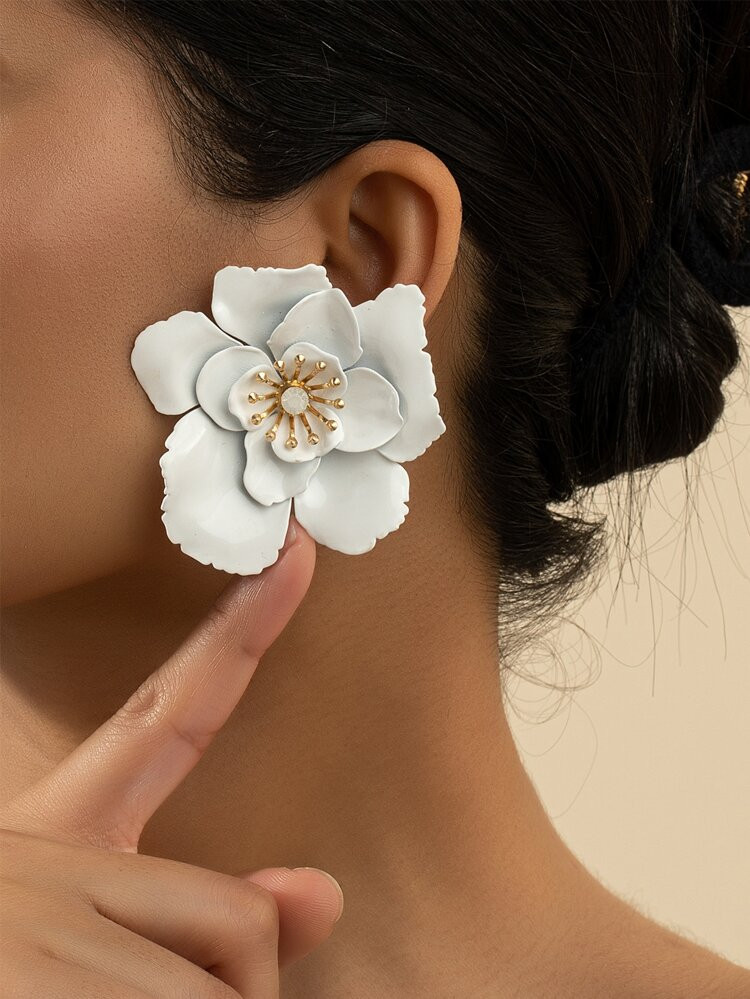 Flower Stud Earrings
       
              
              $2.10        
    (100+)
        $2.00 ... | SHEIN
