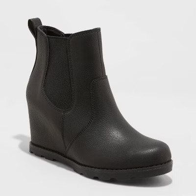 Women's Amalia Fashion Boots - Universal Thread™ | Target