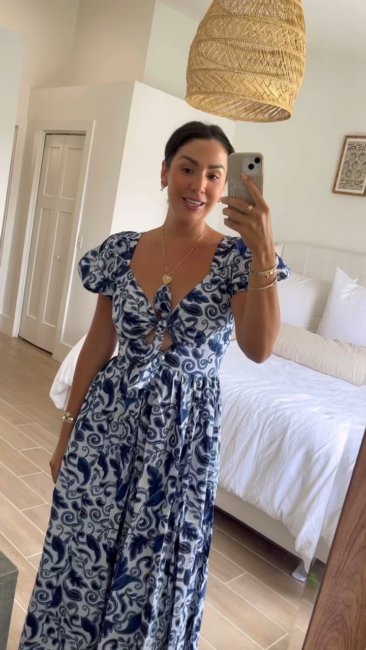 Loving this pretty blue and white dress! I picked it up in nashville but saw it Is on sale at Shopbop during the sale right now! I’m wearing small 

#LTKsalealert #LTKstyletip
