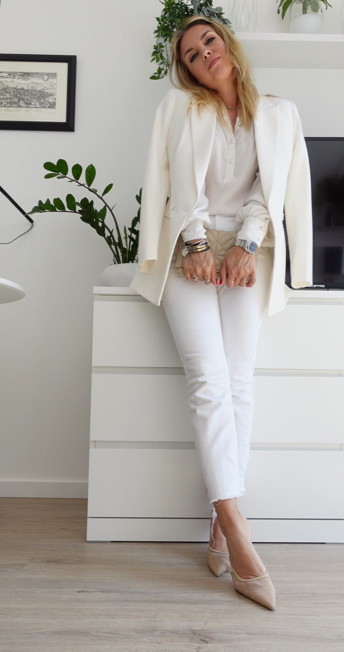How to style white jeans: styling tips 

#LTKunder100 #LTKstyletip #LTKGiftGuide