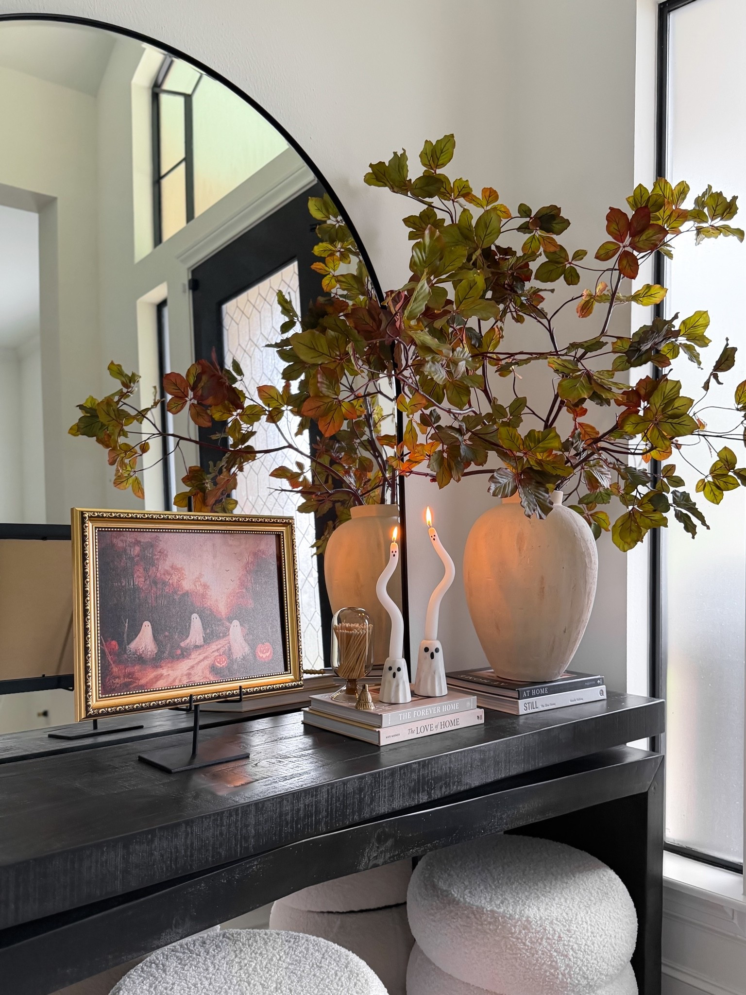 Halloween entryway styling with the new gorgeous marble ghost candlestick holders and ghost taper candles from @Mud Pie 

Use my code KRISTEN20 for 20% off sitewide at mudpie.com 

#halloweendecor