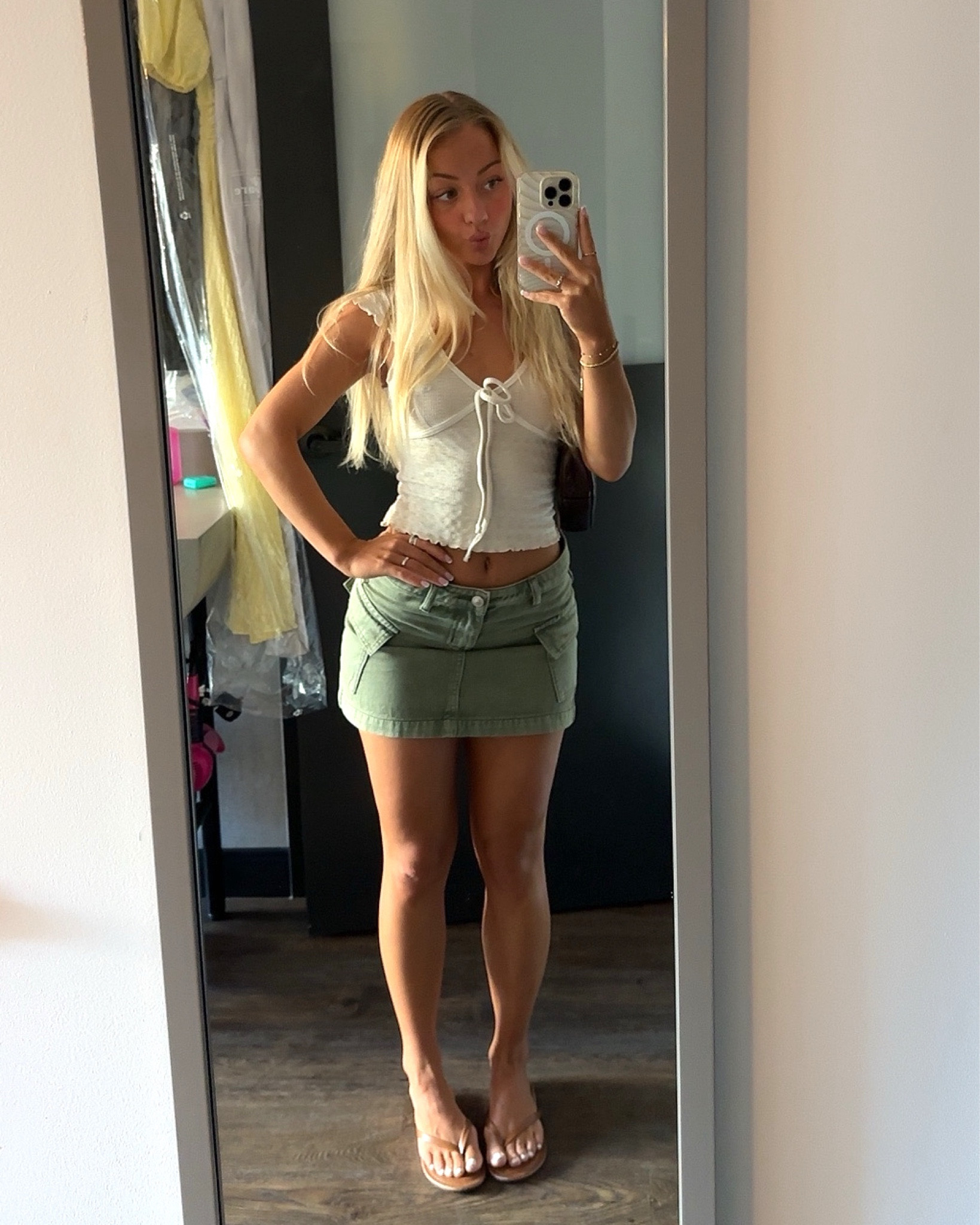 casual summer outfit 
wearing XS