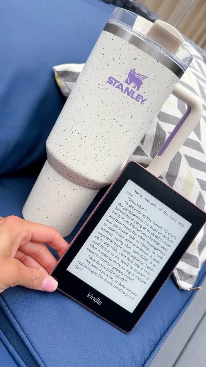 Hydrating & Reading 🤍✨📚

Current read: Dreamland by Nicholas Sparks 

#LTKxPrimeDay #LTKunder50 #LTKhome