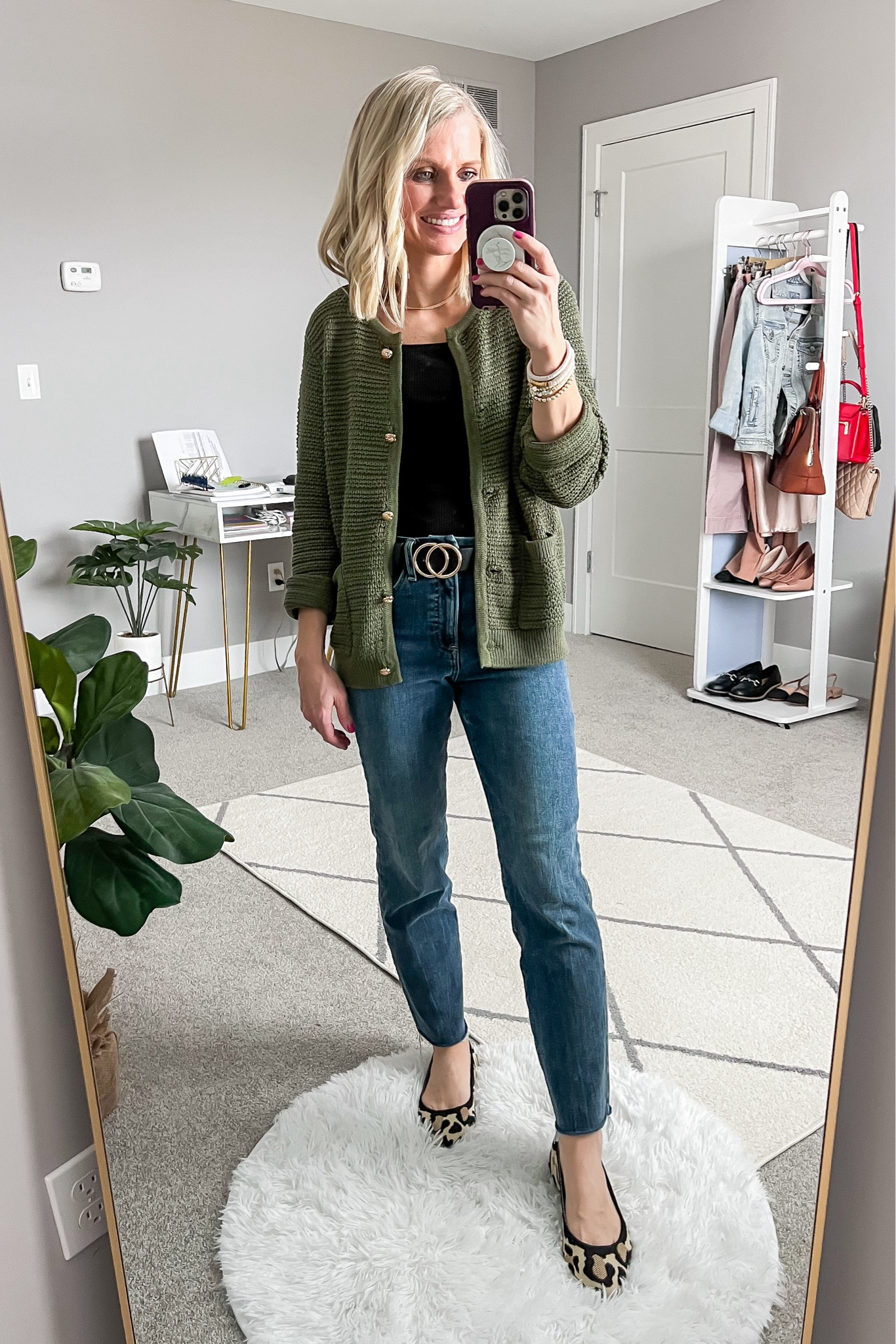 What I wore this week!
Top- small
Cardigan- small
Jeans- small/regular 
Shoes- 7.5

#LTKSeasonal #LTKfindsunder100 #LTKstyletip