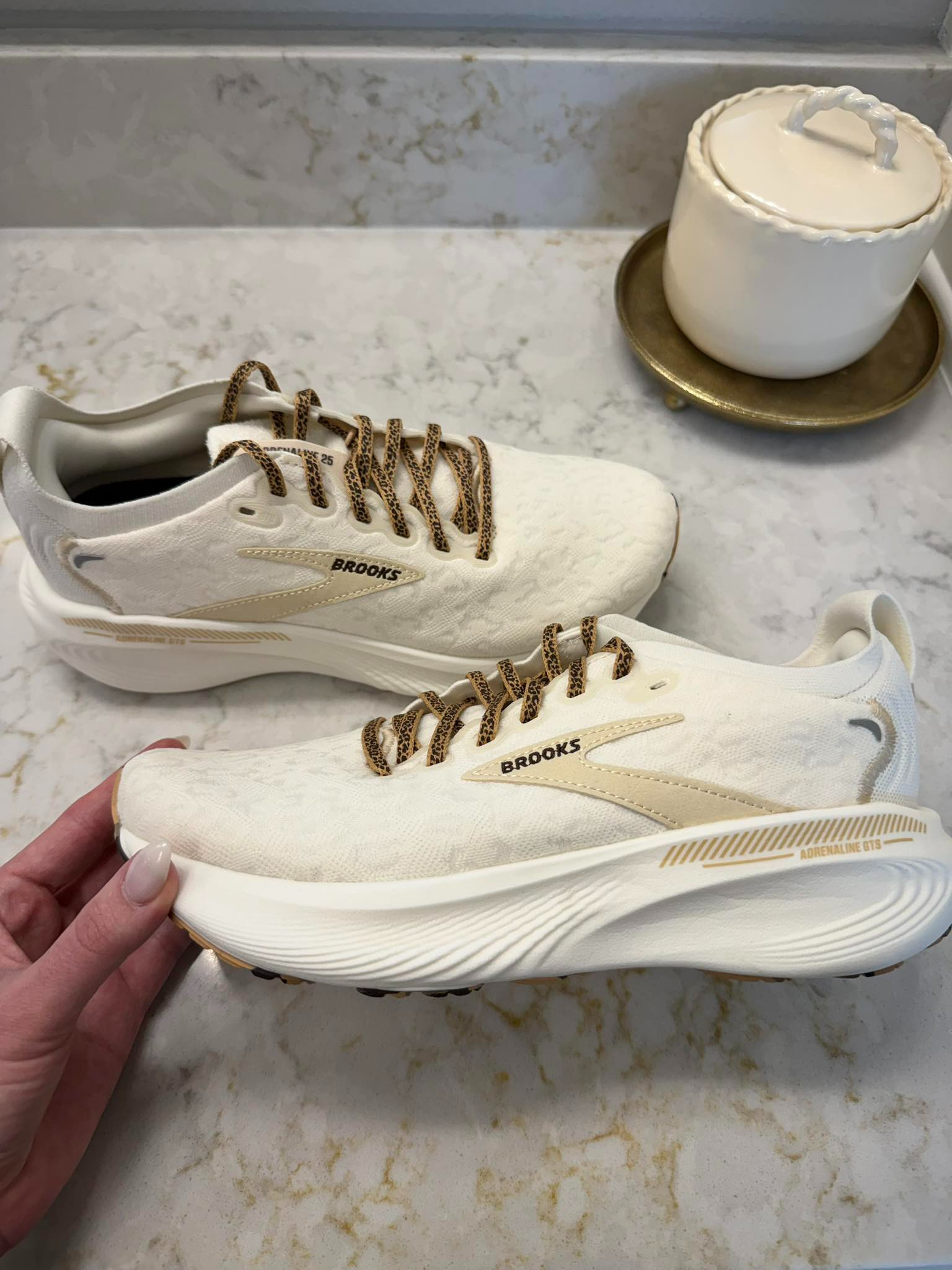 ✨ These are the cutest shoes, run true to size and are great for both running + walking! 🤩 

#running #activewear #trainers #momlife #activemoms #fitnessgear

#LTKActive #LTKSeasonal #LTKfitnessgoals