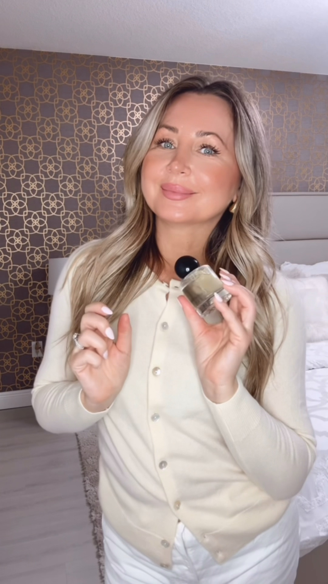 Butter yellow is still my favorite for spring / summer season.
This Mongolian Cashmere thin and light, perfect for layering. Plus it’s buttery soft.
Would make a great work pick and Mother’s Day Gift
@Quince 


#LTKMothersDay #LTKfitnessgoals #LTKgrwm