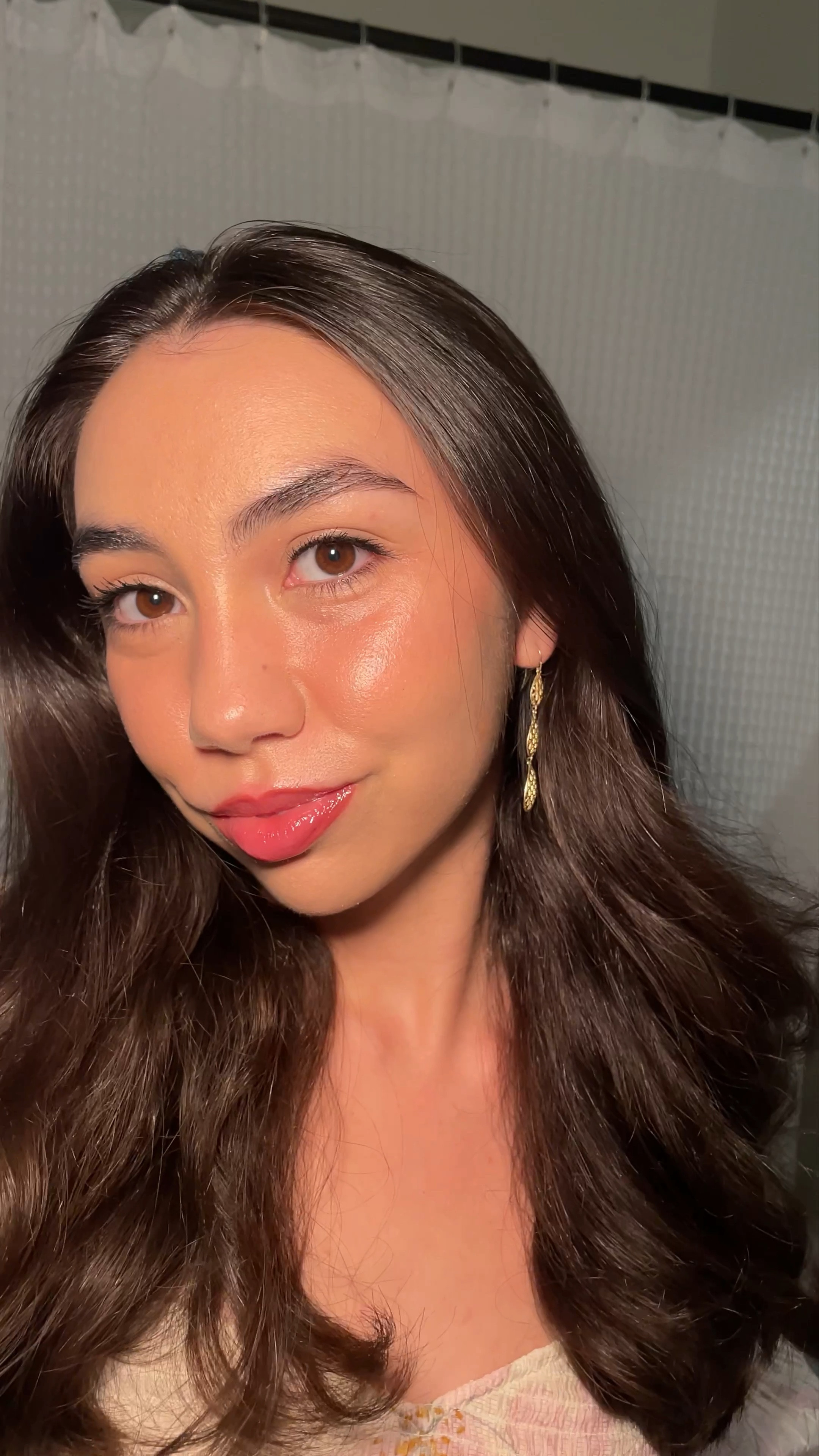 Dewy & glowy makeup look using a mix of high end and drugstore makeup products!

#LTKBeauty