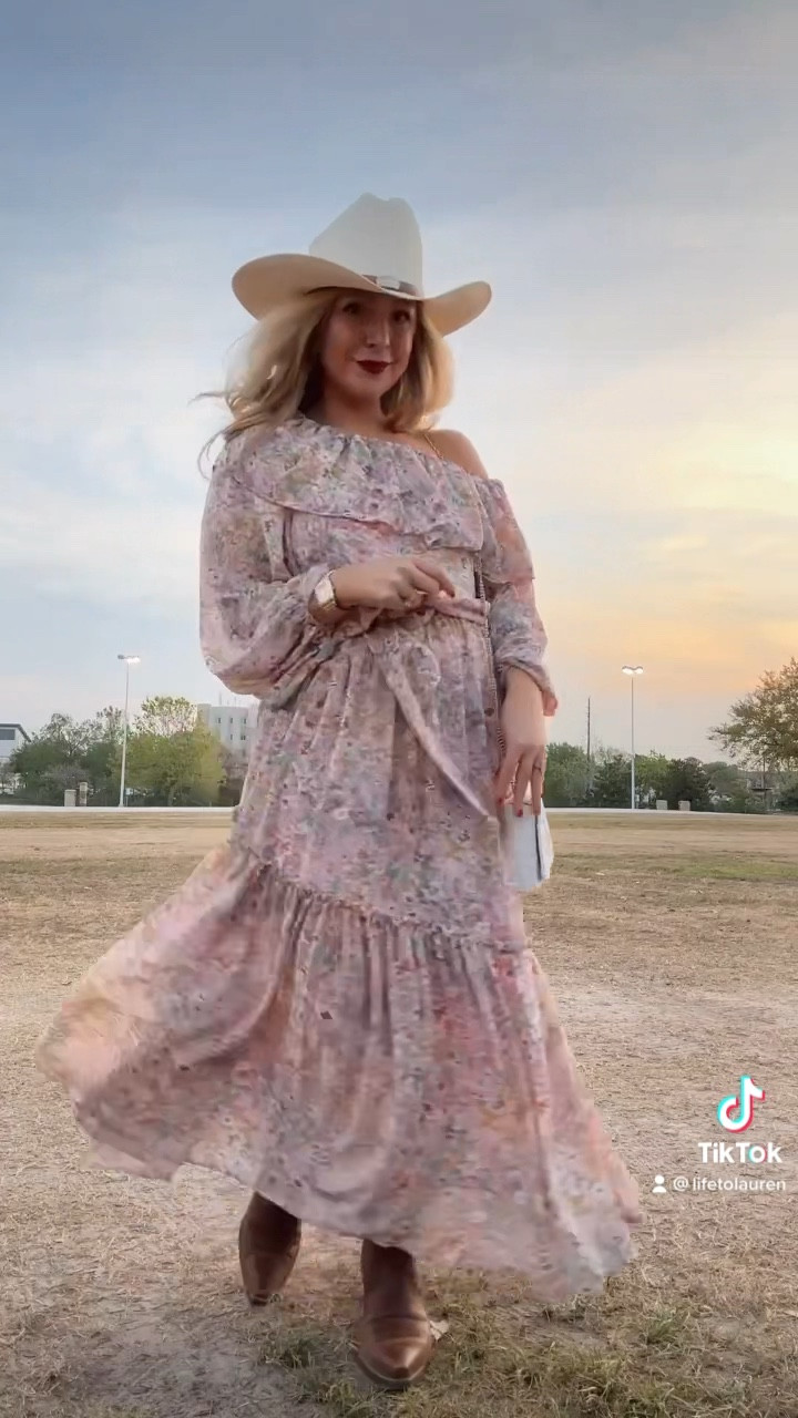 Favorite dress for last years rodeo on sale! Western outfit/western dress

Dress fits oversized 

#LTKMostLoved #LTKsalealert #LTKSeasonal
