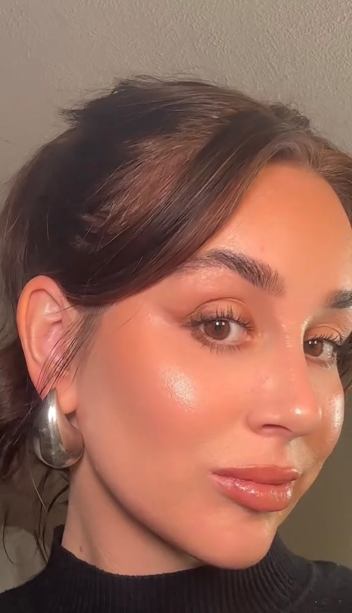 bronzy soft halo eye 🍒 cream shadows instead of powders are always a go to for me

#LTKFindsUnder50 #LTKStyleTip #LTKBeauty