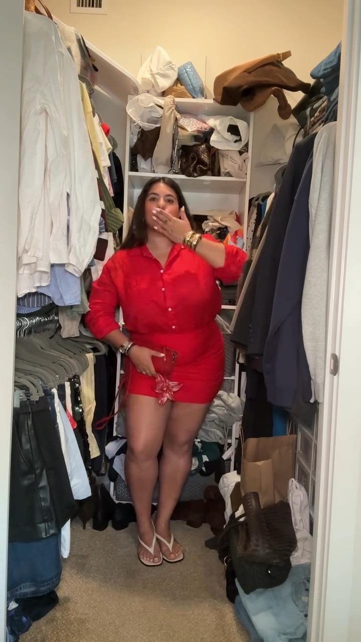 Obsessed with red linen & tennis ❤️
Top + skirt: @gap 
Shoes: @madewell 
Earrings: @tjmaxx 
Bangles + bag: @zara 

#creatorsearchinsights #miamiopenoutfits #miamiopenoutfit #linenskirtoutfit #linenskirt #redlinen #gaplinen

#LTKMidsize #LTKStyleTip #LTKFestival