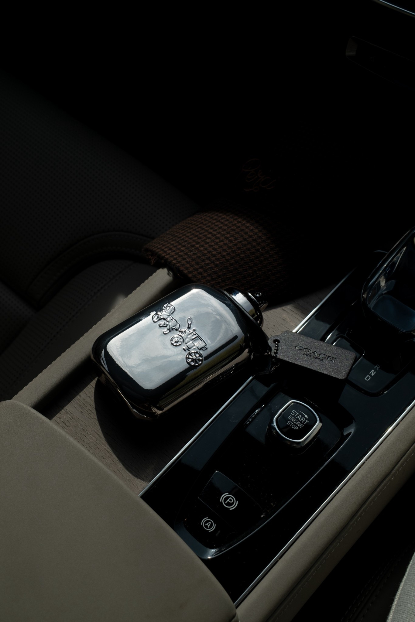 Coach Men Pure Platinum 

A rum-centred fragrance with a herbaceous overture of lavender, summoning strength and intensity.

#LTKbeauty #LTKmens #LTKgiftguide