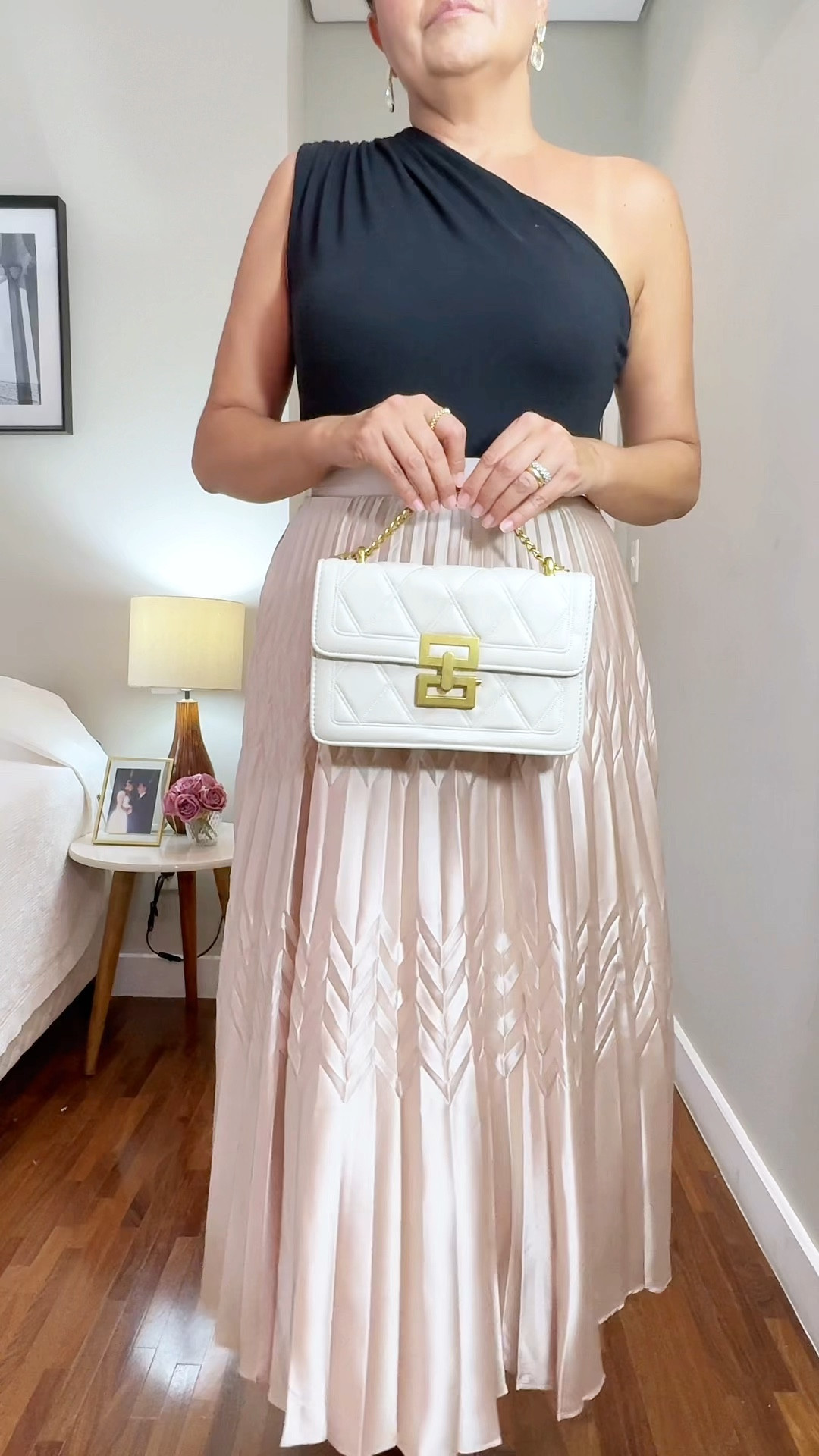 7 dias, 7 looks, uma semana usando SHEIN. Gostaram do look de hoje? SIM ou NÃO?

IDs de itens mostrados:
1. Bolsa 10009843
2. Saia 14960266
3. Body 14950655
4. Scarpin 10684619

CUPOM: SHEINSW333
@sheinofficial @sheinbrasil

#SHEINstyleweek #SHEINforAll #ad  

#LTKbrasil #LTKover40