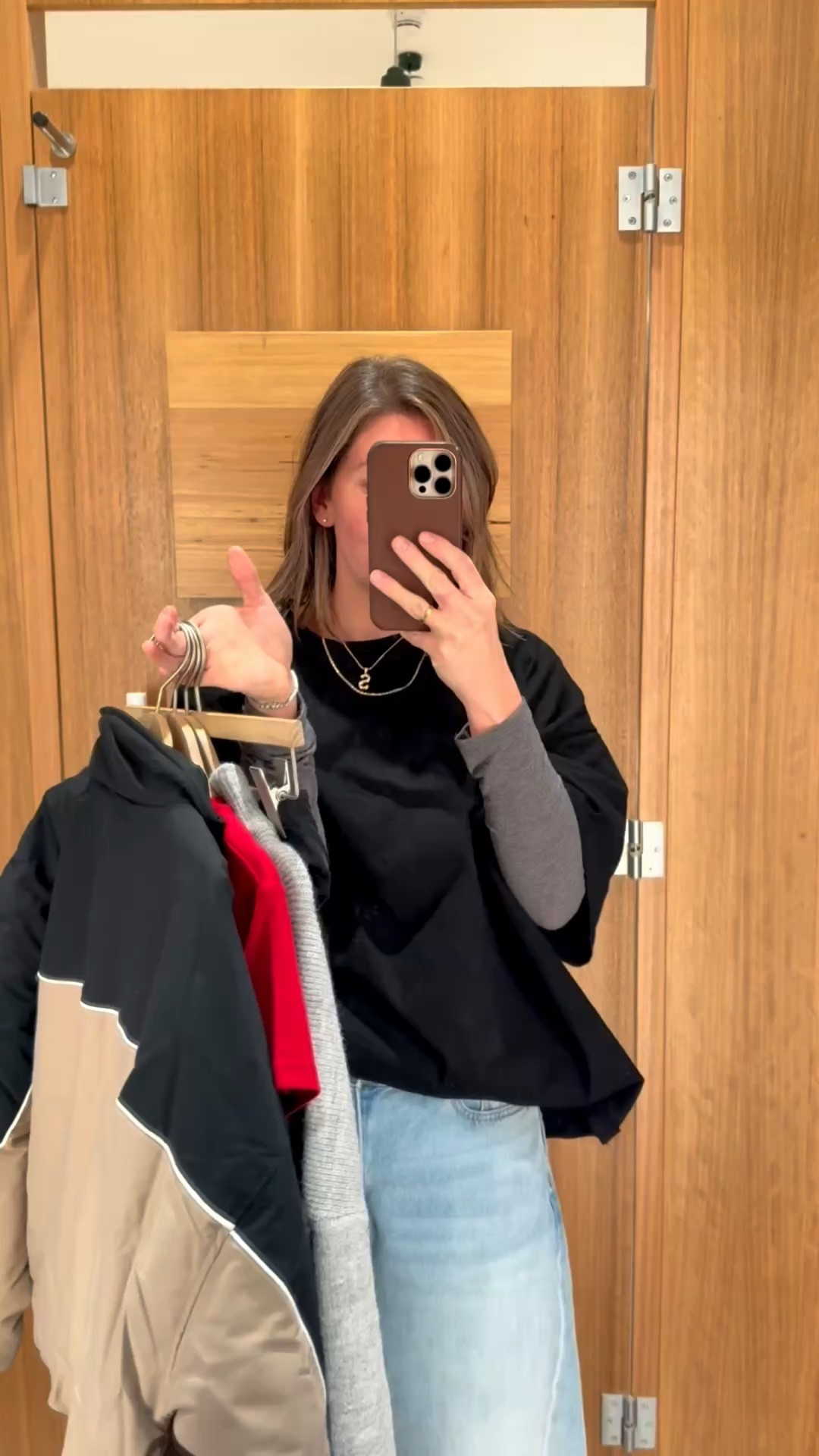 Size M in the pants 
Size M in the tee 
Size S/M in the jacket

#LTKaustralia #LTKwinter #LTKtravel