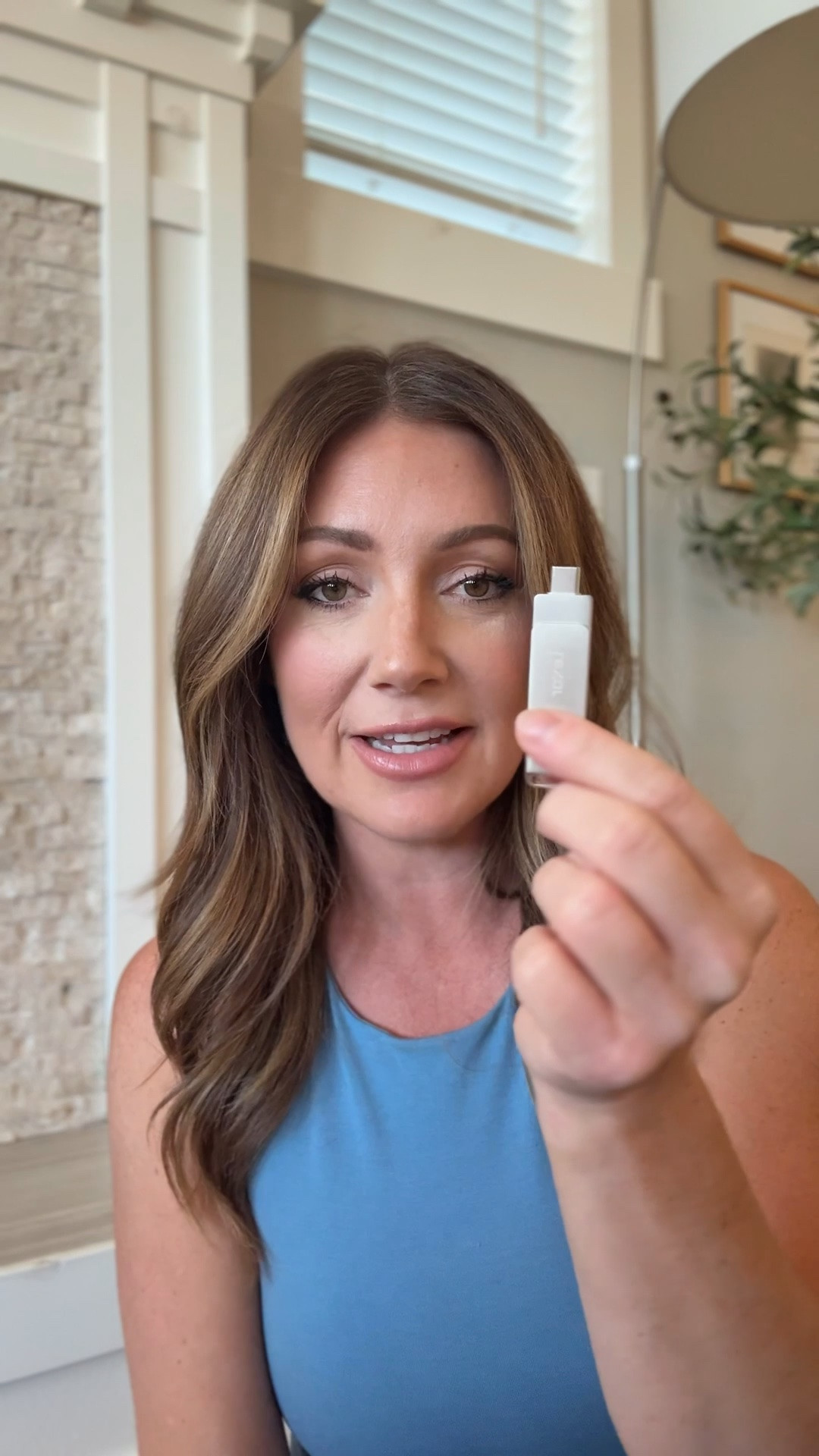 Phone storage FULL? 📱 This little gadget lets you move + save your photos so you can free up space without deleting your memories. 🙌🏼