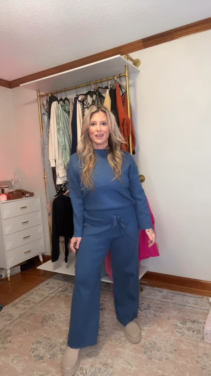 Yes, another two piece set!! This one is comfy and can be dressed up or down!
Size: Mediunm

#LTKCyberWeek #LTKFindsUnder100 #LTKMidsize