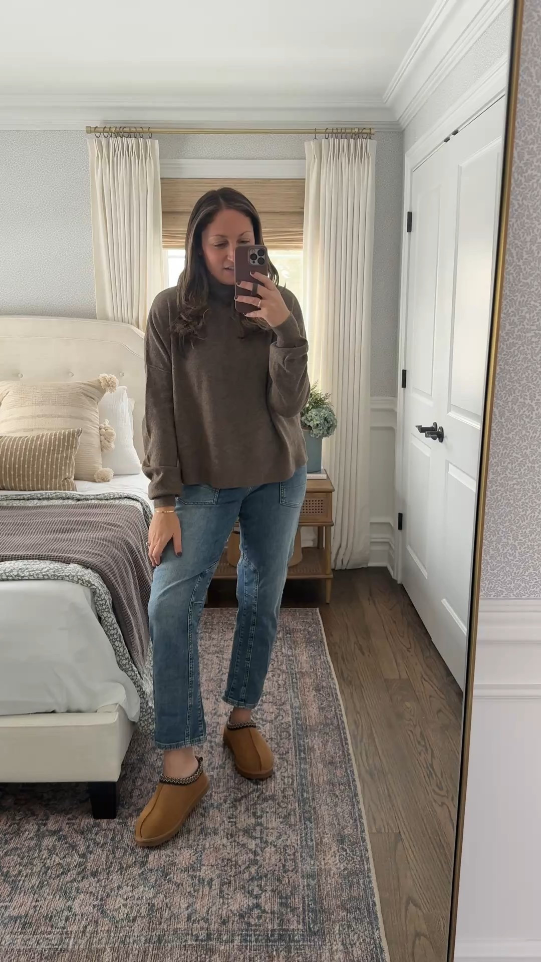 Cozy Monday OOTD! These Pilcro jeans are a recent favorite (linking a few styles!) and this cashmere sweater from Aerie is so comfortable! 

#LTKSeasonal #LTKmomlife #LTKootd