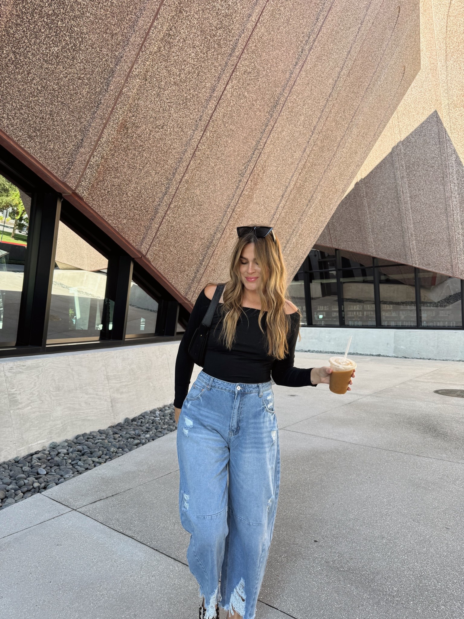 High waisted barrel jean + love this top!

#LTKStyleTip #LTKFindsUnder50 #LTKFindsUnder100