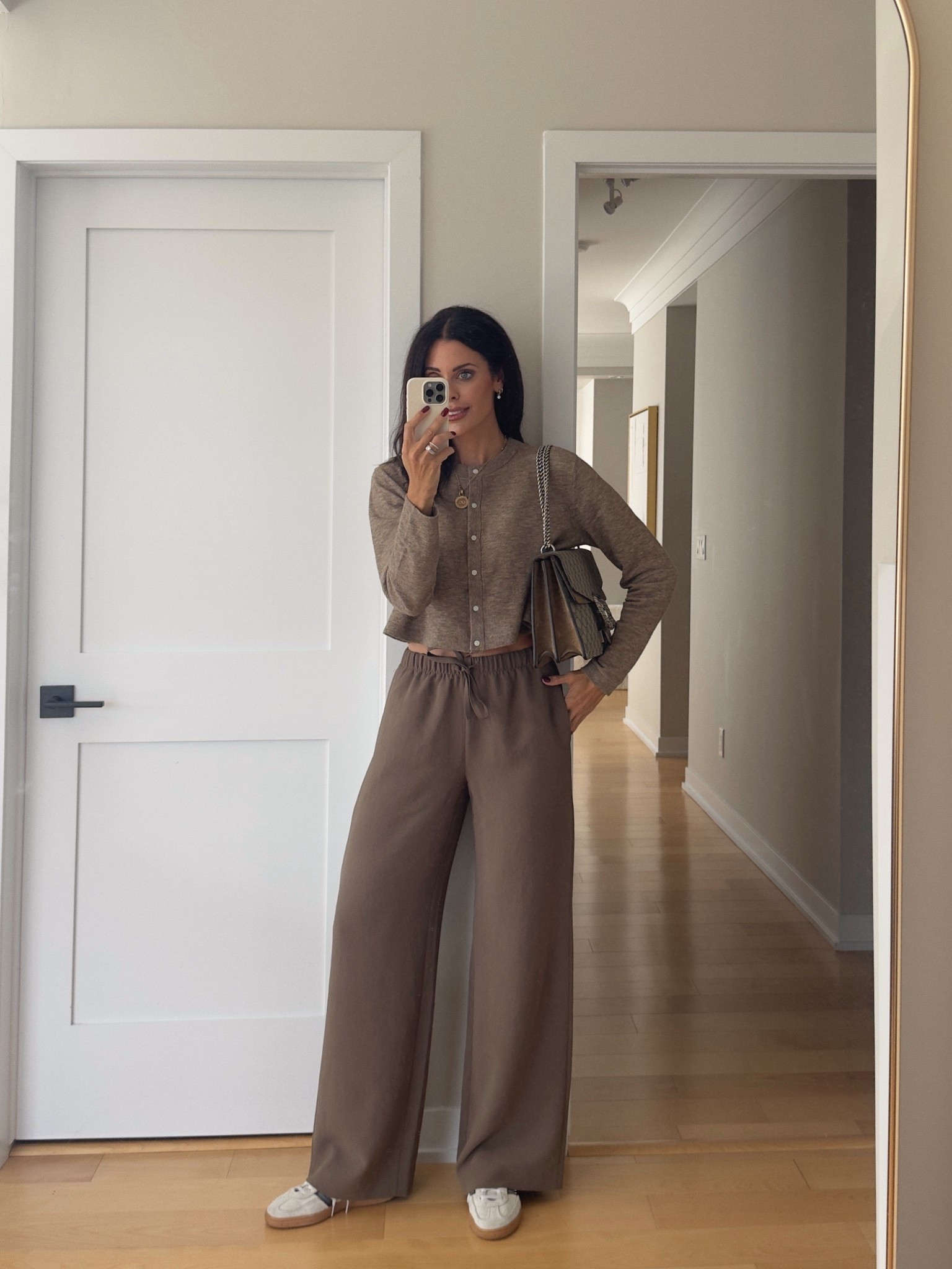 My elevated errands look. These trousers work so hard in my closet! 

Cardigan- Small
Trousers -Size 4 (tall) 

#LTKfall #LTKcanada