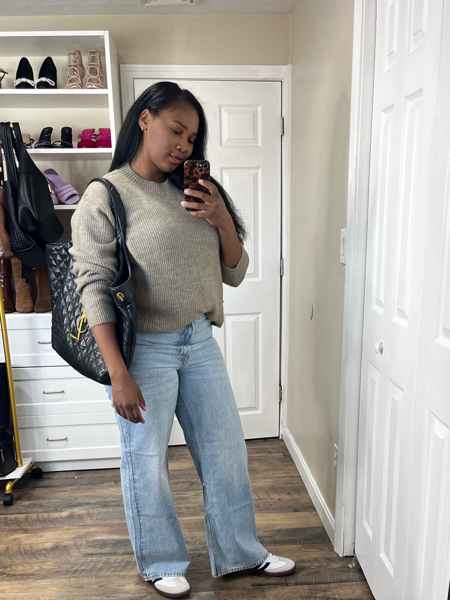 Hello October 🍂🍃 hello cozy clothes 


#LTKStyleTip #LTKSeasonal #LTKFindsUnder100