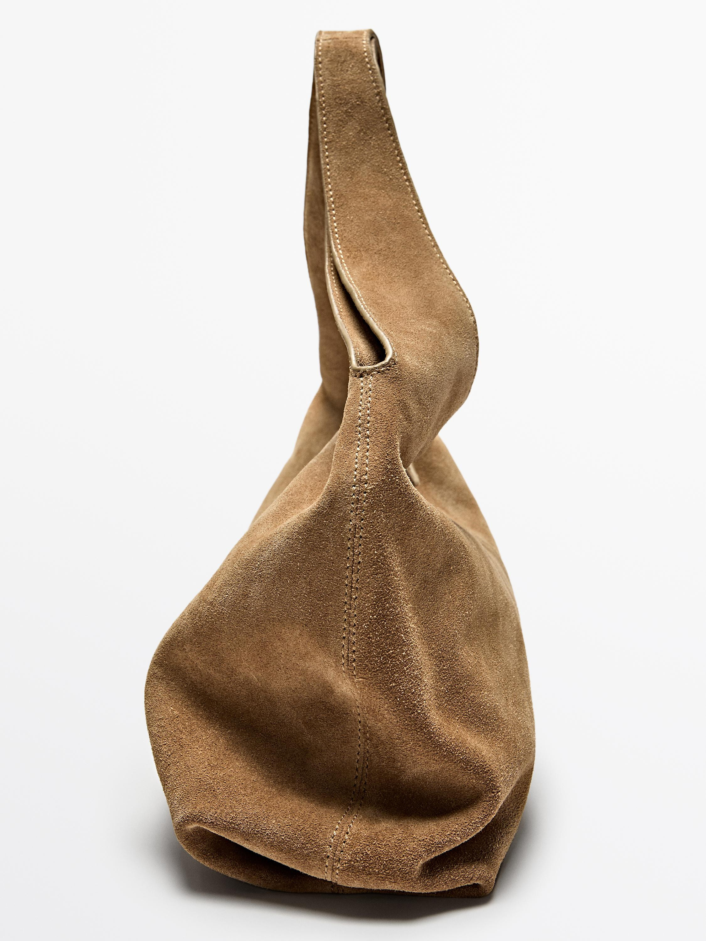 Mittelgroße Damentasche aus Rauleder · Sand, Gold, Braun · Oberbekleidung Aus Leder | Massimo ... | Massimo Dutti DE