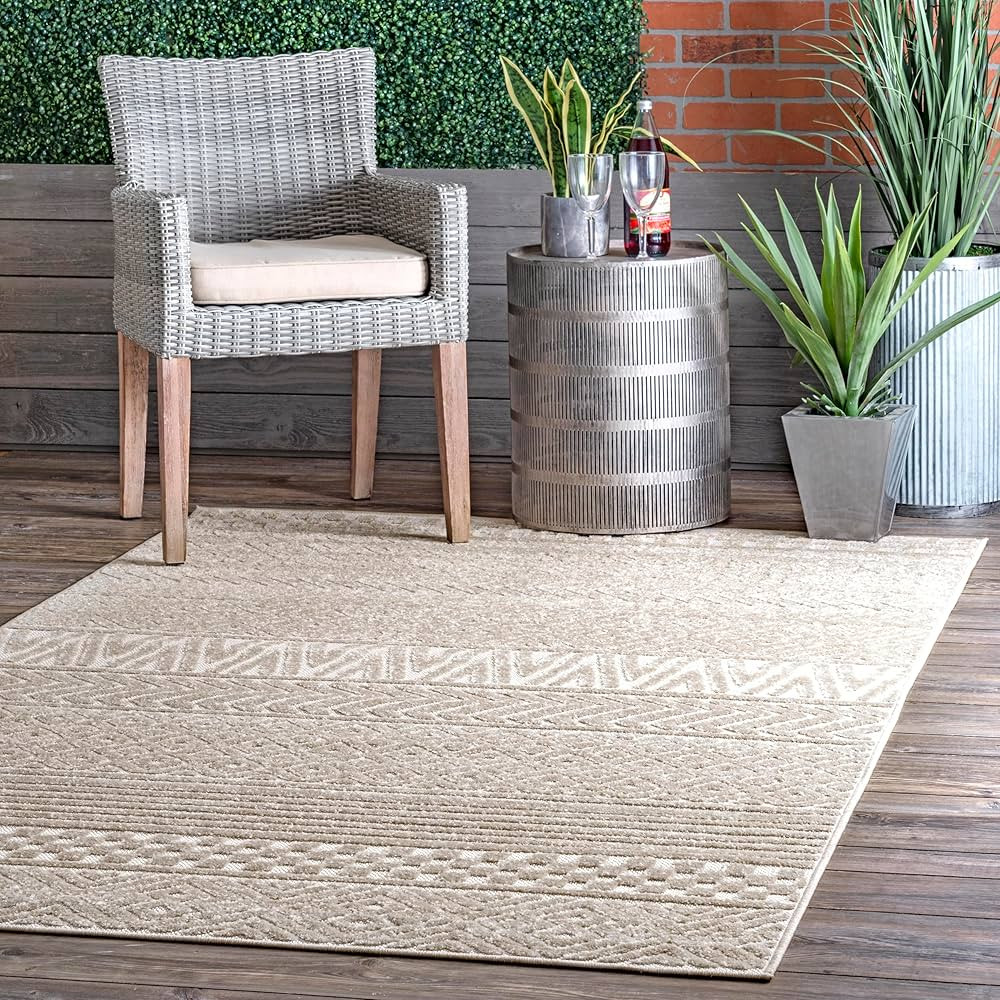 nuLOOM Kamryn Textured Tribal Indoor/Outdoor Area Rug, 5x8, Beige | Amazon (US)