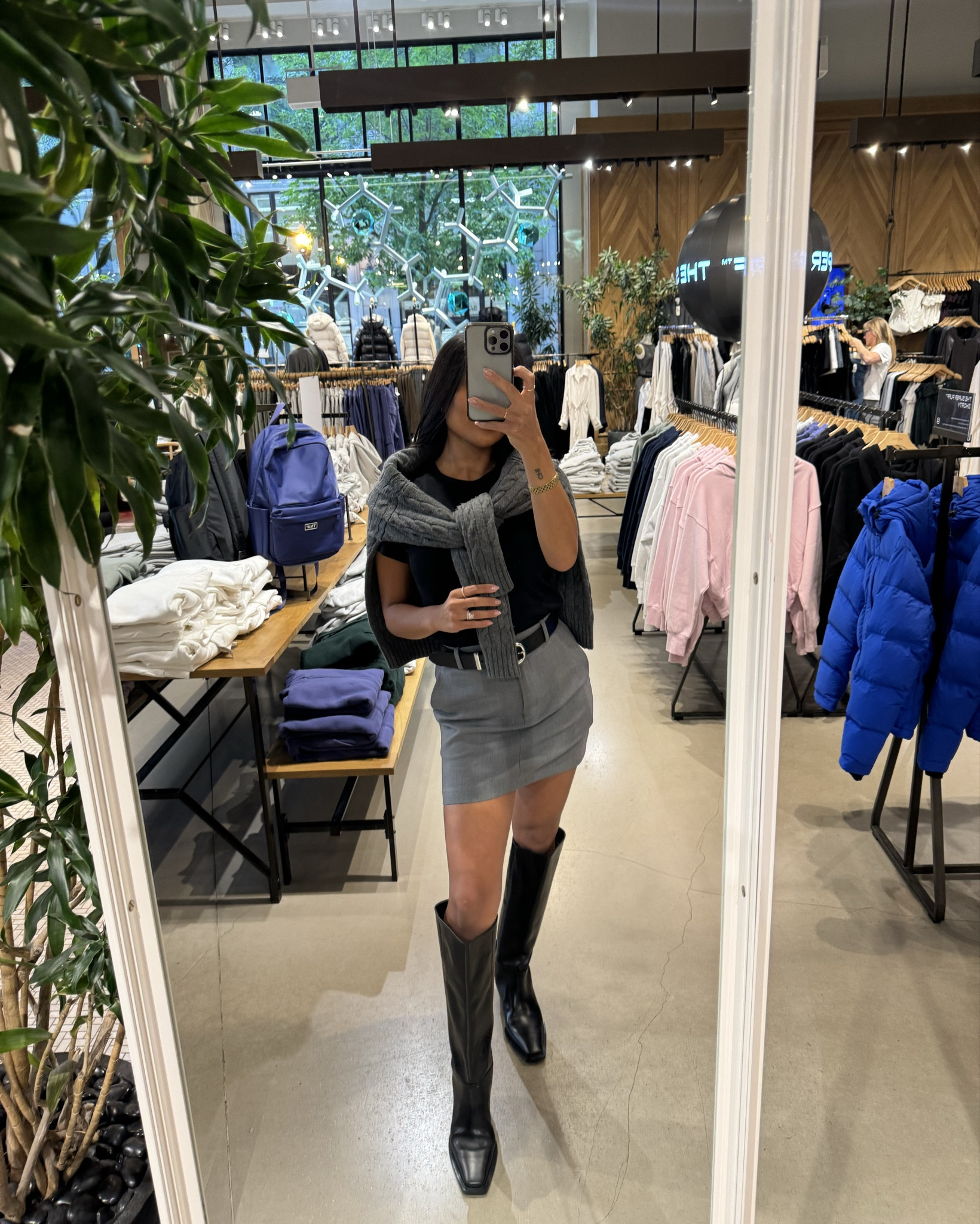 Fall boots 🍁🍂

Boots: 39
Tee: XS 
Skirt: 2 
Sweater: M

#LTKSeasonal #LTKStyleTip #LTKShoeCrush