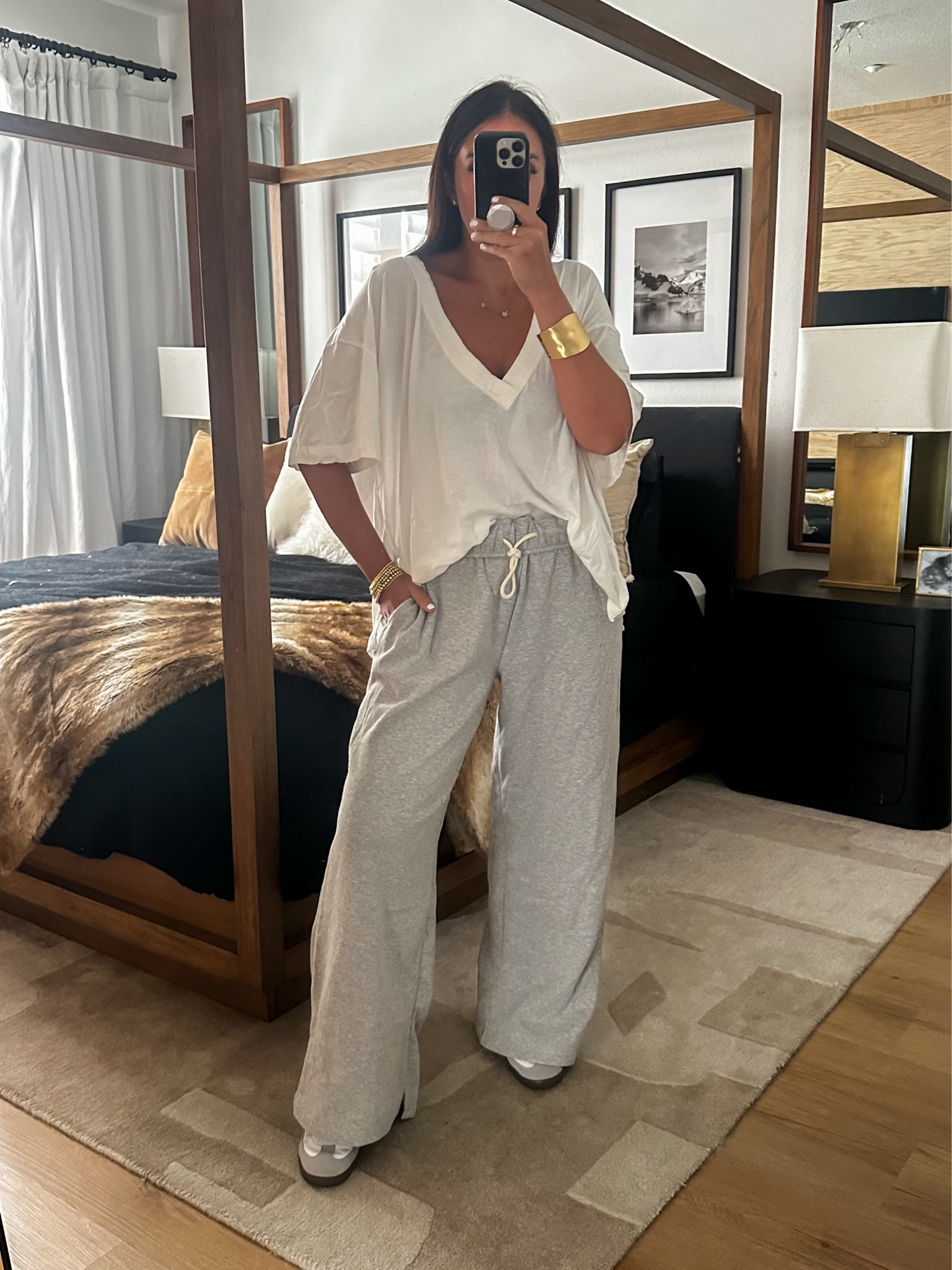 Out From Under Jamie Slouchy V-Neck Tee. Out From Under Hoxton Sweatpant