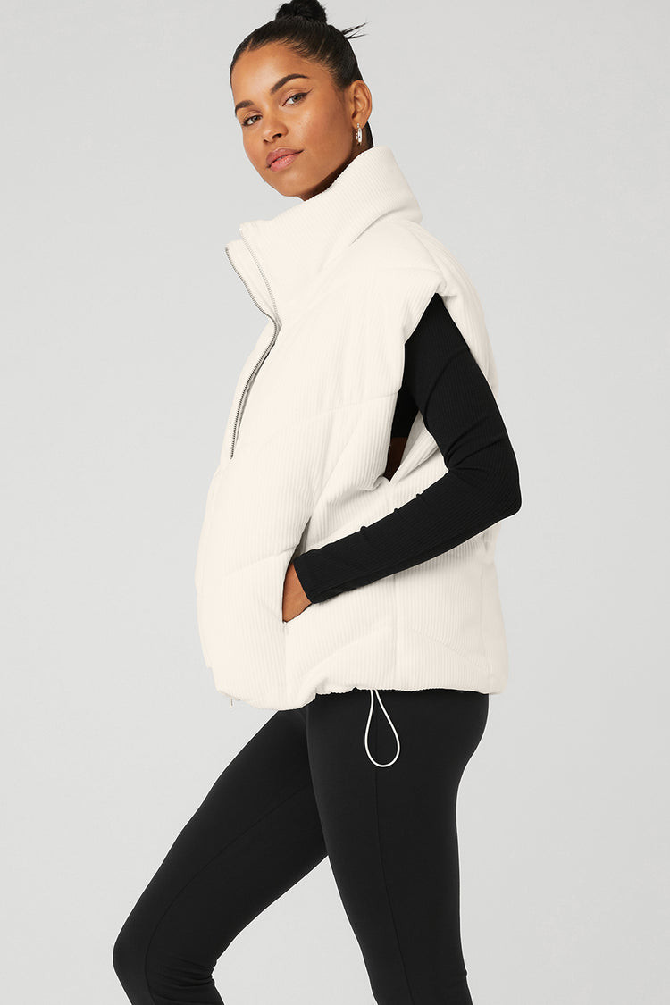 Ribbed Velour Mountain Side Puffer Vest | Alo Yoga (US)