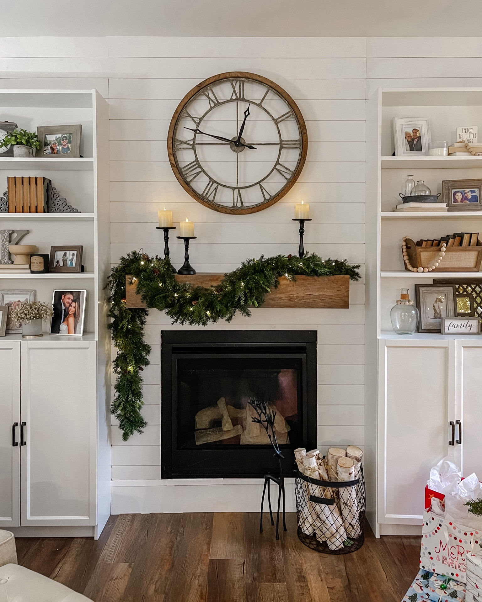 Minimal holiday home decor, neutral holiday home decor, Christmas decor, home decor, mental decor, living room, home, 

#LTKhome #LTKHoliday #LTKSeasonal