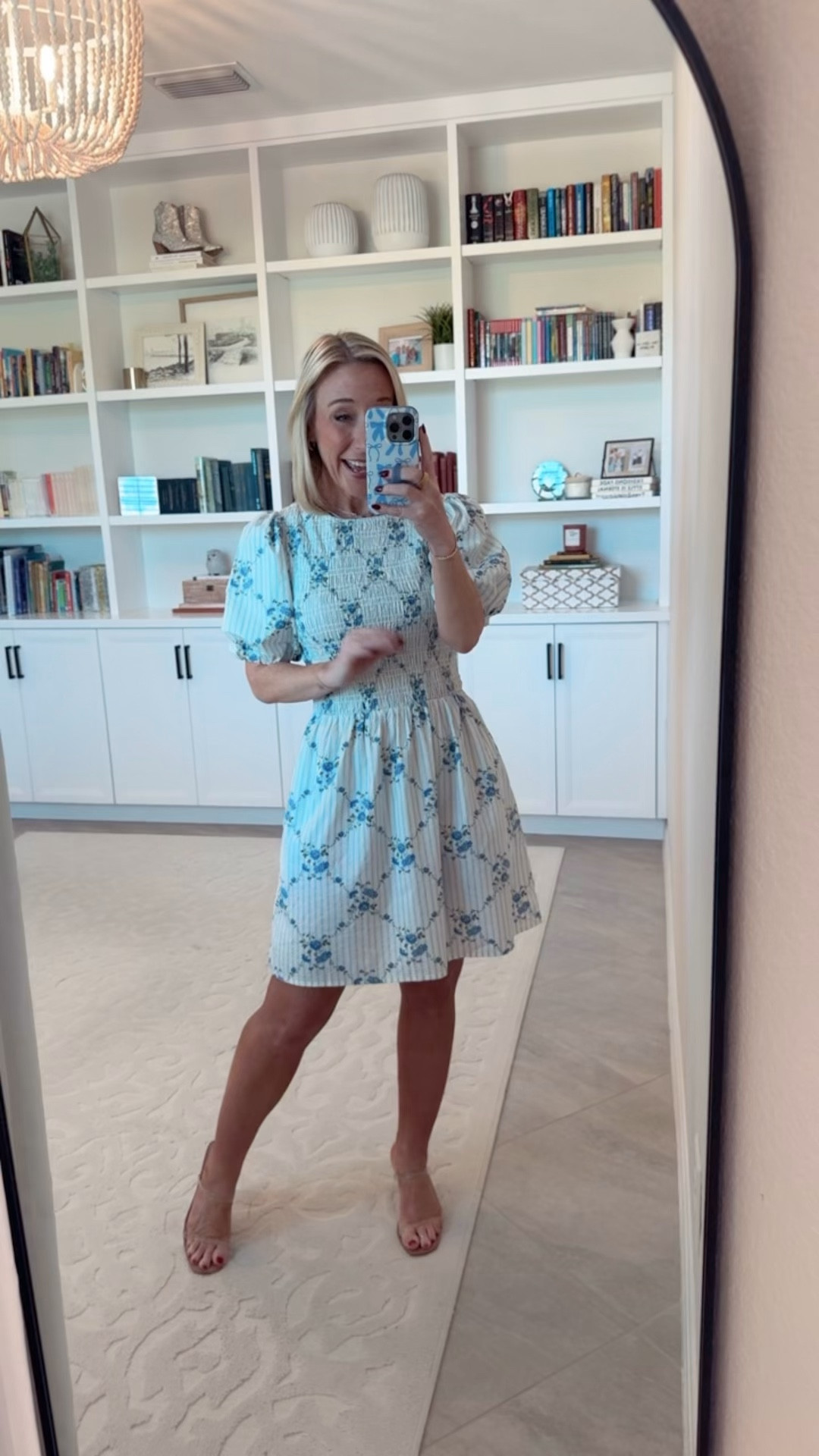 Old Navy - try-on haul 

Puff-Sleeve Smocked Fit & Flare Mini Dress - size XS. 4 colors. 

 

#LTKFindsUnder50 #LTKSeasonal #LTKSaleAlert