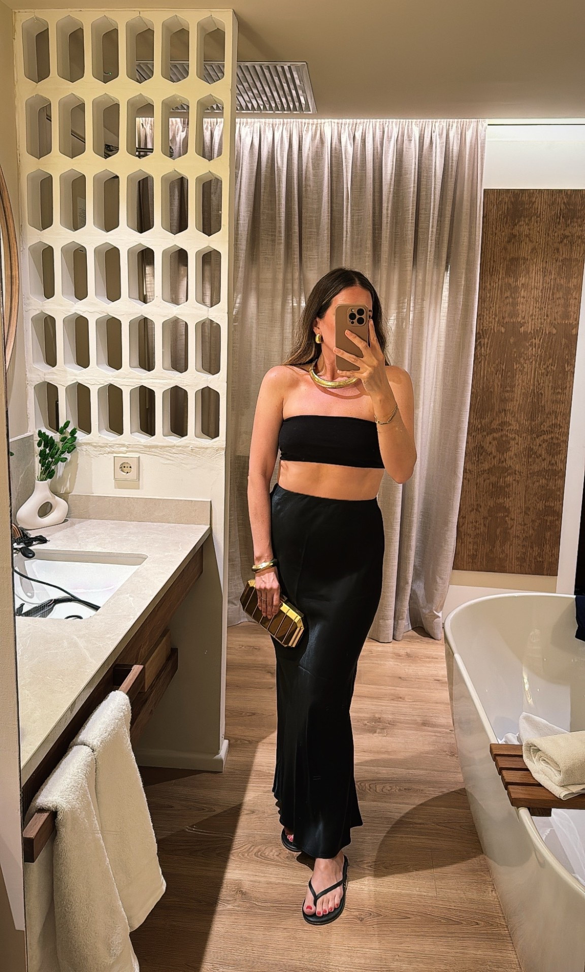 Vacation Dinners

#ibiza
#spain
#silkskirt
#satinskirt
#lbd
#resortwear


#LTKTravel #LTKStyleTip #LTKSeasonal